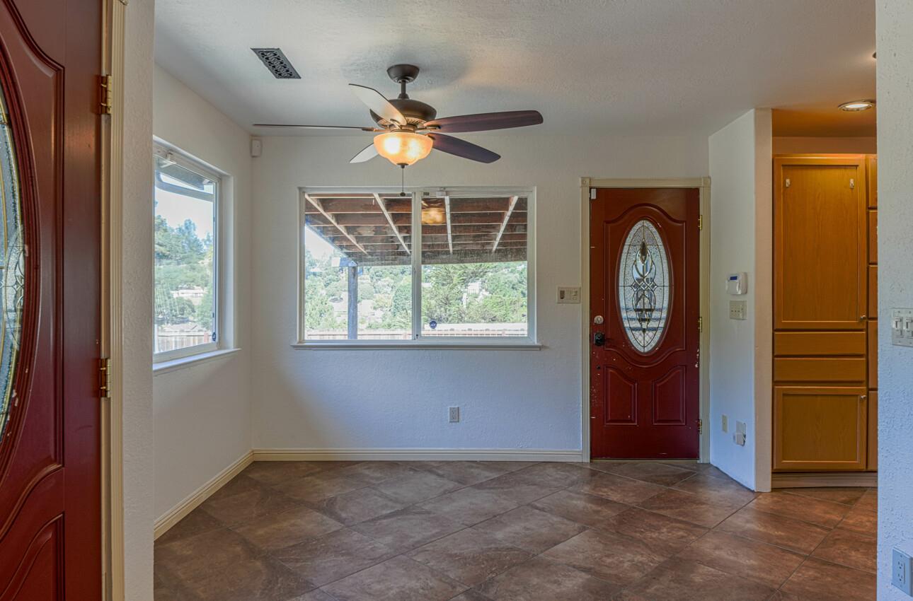 Detail Gallery Image 8 of 48 For 17994 Vierra Canyon Rd, Salinas,  CA 93907 - 3 Beds | 2/1 Baths