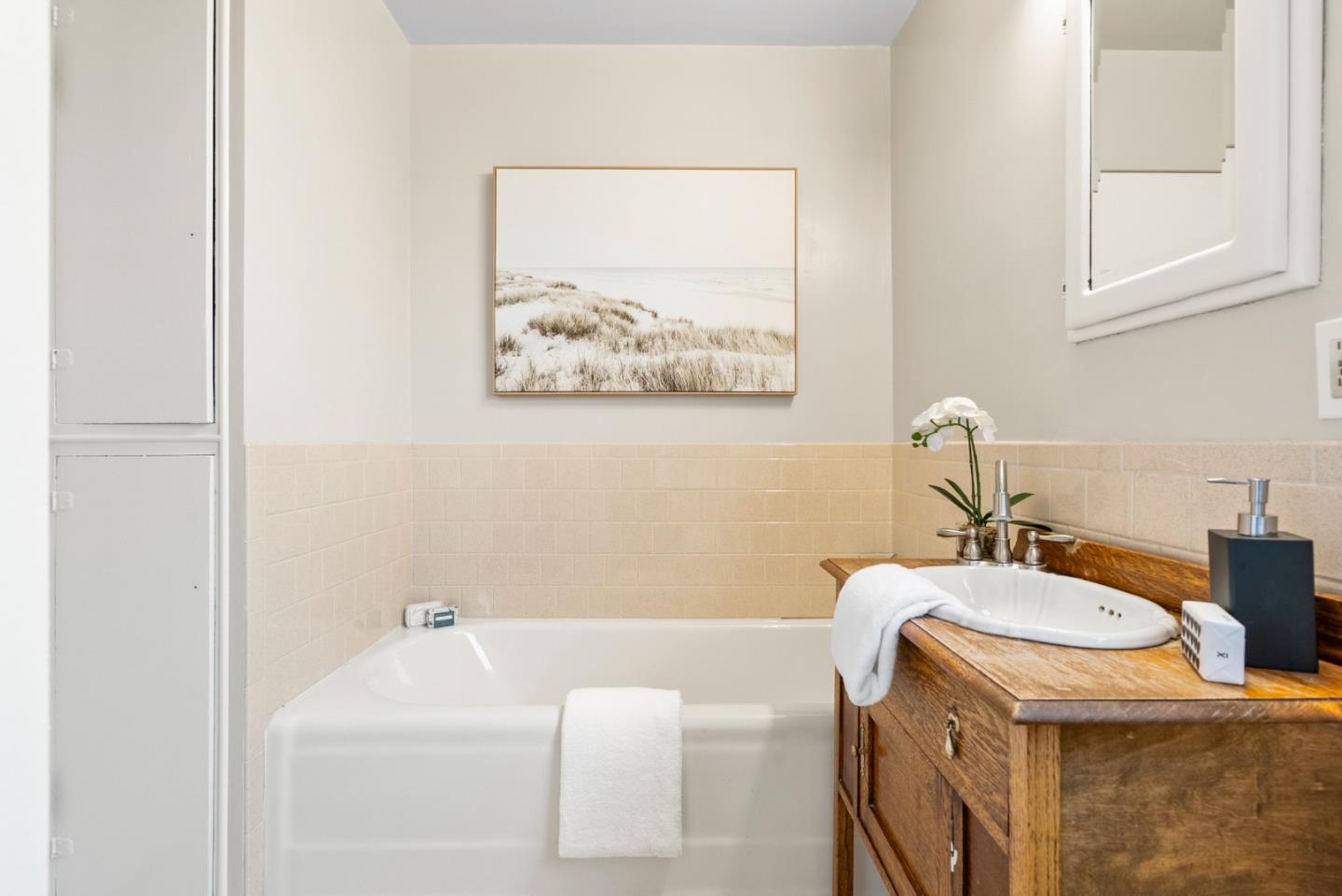 Detail Gallery Image 29 of 45 For 200 Manor Dr, San Carlos,  CA 94070 - 2 Beds | 1 Baths