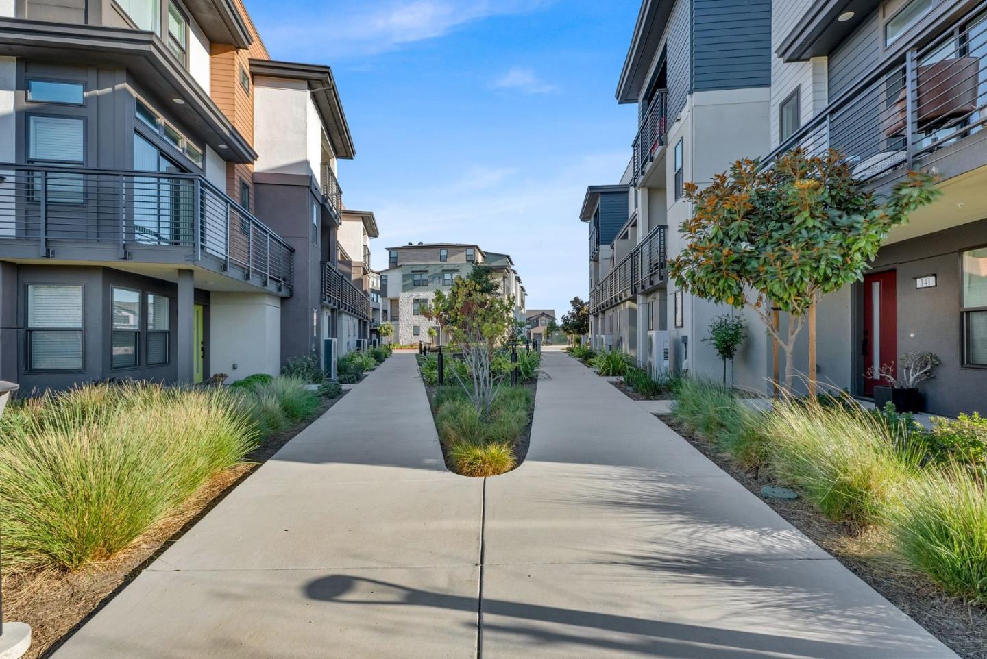 Detail Gallery Image 36 of 41 For 142 Waters Park Cir, San Mateo,  CA 94403 - 2 Beds | 2/1 Baths