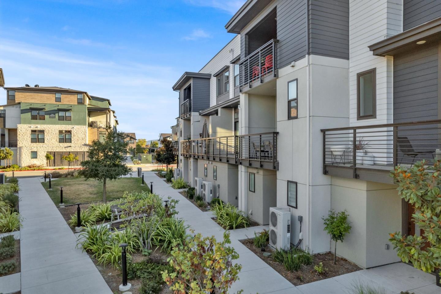 Detail Gallery Image 38 of 41 For 142 Waters Park Cir, San Mateo,  CA 94403 - 2 Beds | 2/1 Baths