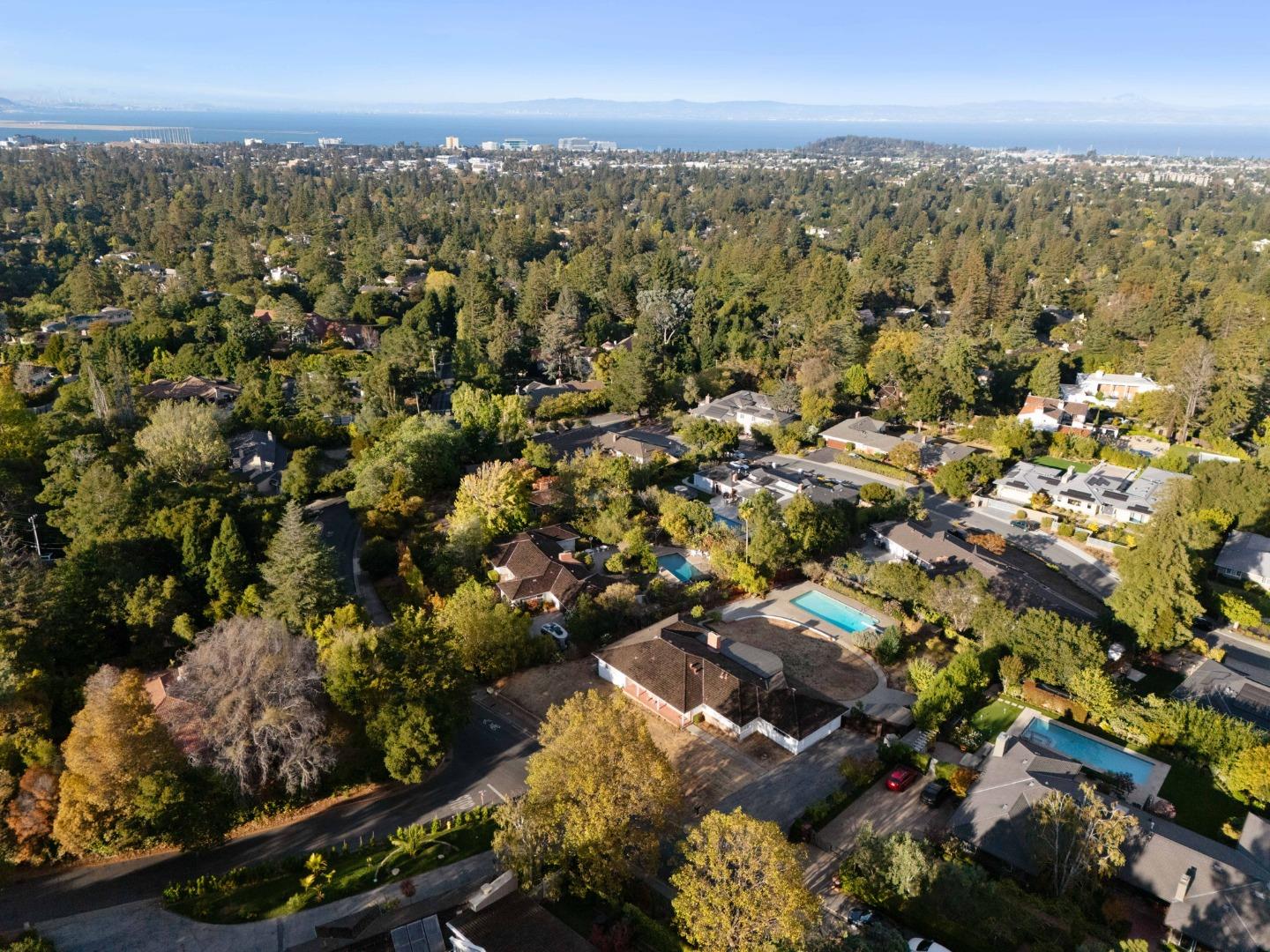 Detail Gallery Image 40 of 41 For 915 Black Mountain Rd, Hillsborough,  CA 94010 - 3 Beds | 3 Baths