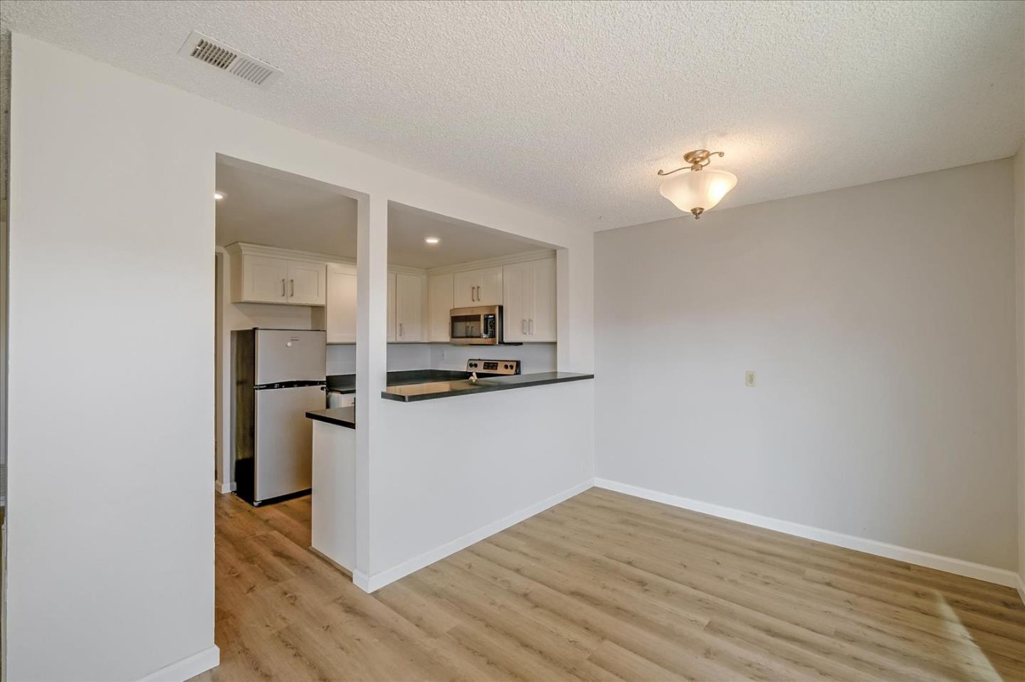 Detail Gallery Image 13 of 29 For 772 Woodgate Dr, San Leandro,  CA 94579 - 2 Beds | 1/1 Baths