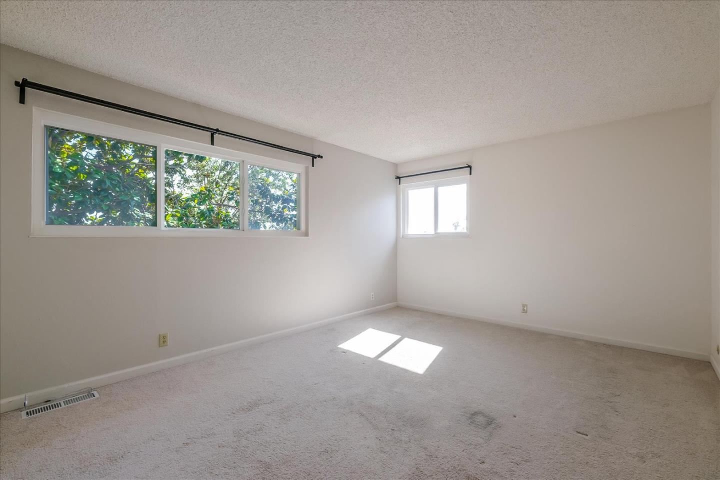 Detail Gallery Image 15 of 29 For 772 Woodgate Dr, San Leandro,  CA 94579 - 2 Beds | 1/1 Baths