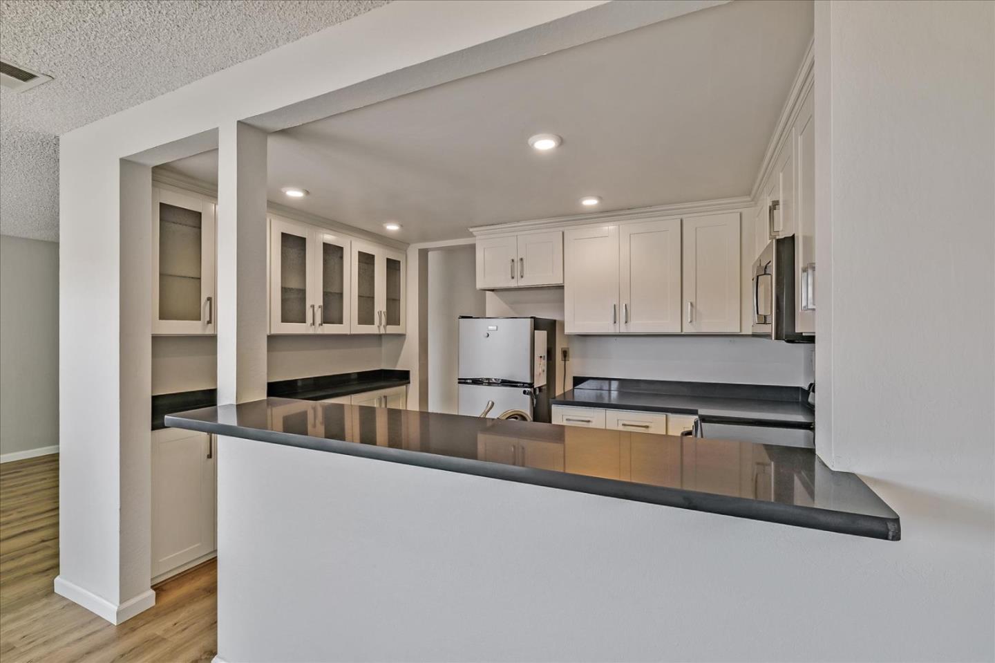 Detail Gallery Image 8 of 29 For 772 Woodgate Dr, San Leandro,  CA 94579 - 2 Beds | 1/1 Baths