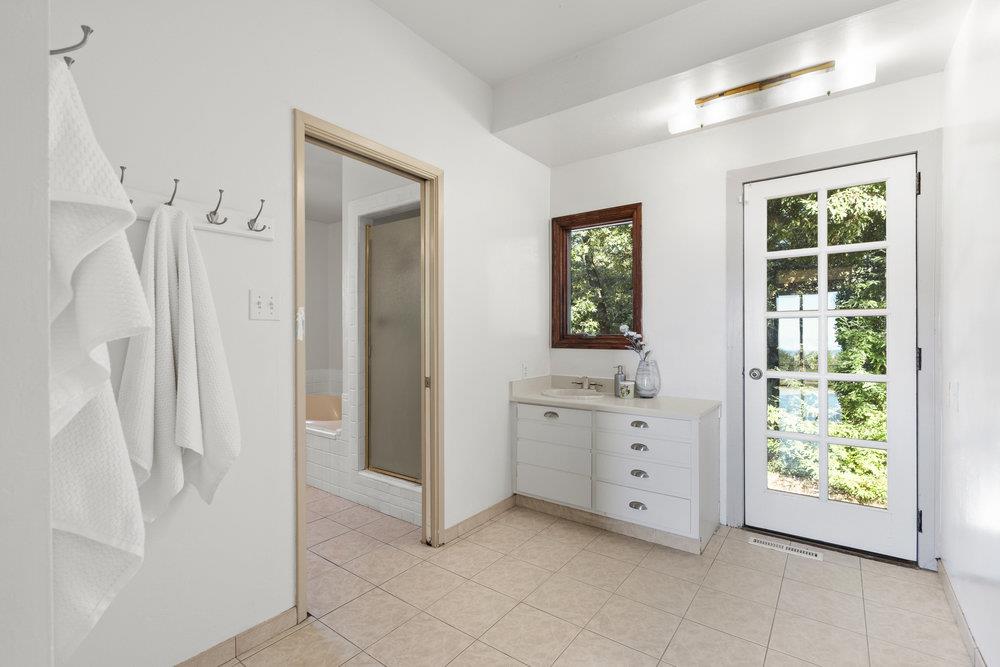 Detail Gallery Image 29 of 80 For 17655 Old Summit Rd, Los Gatos,  CA 95033 - 4 Beds | 2 Baths