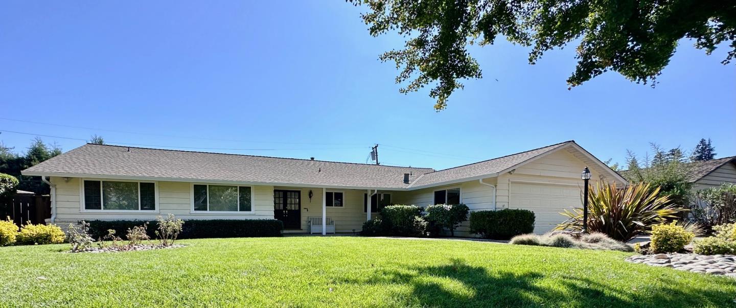 Detail Gallery Image 1 of 23 For 1979 Scott, Los Altos,  CA 94024 - 3 Beds | 2/1 Baths