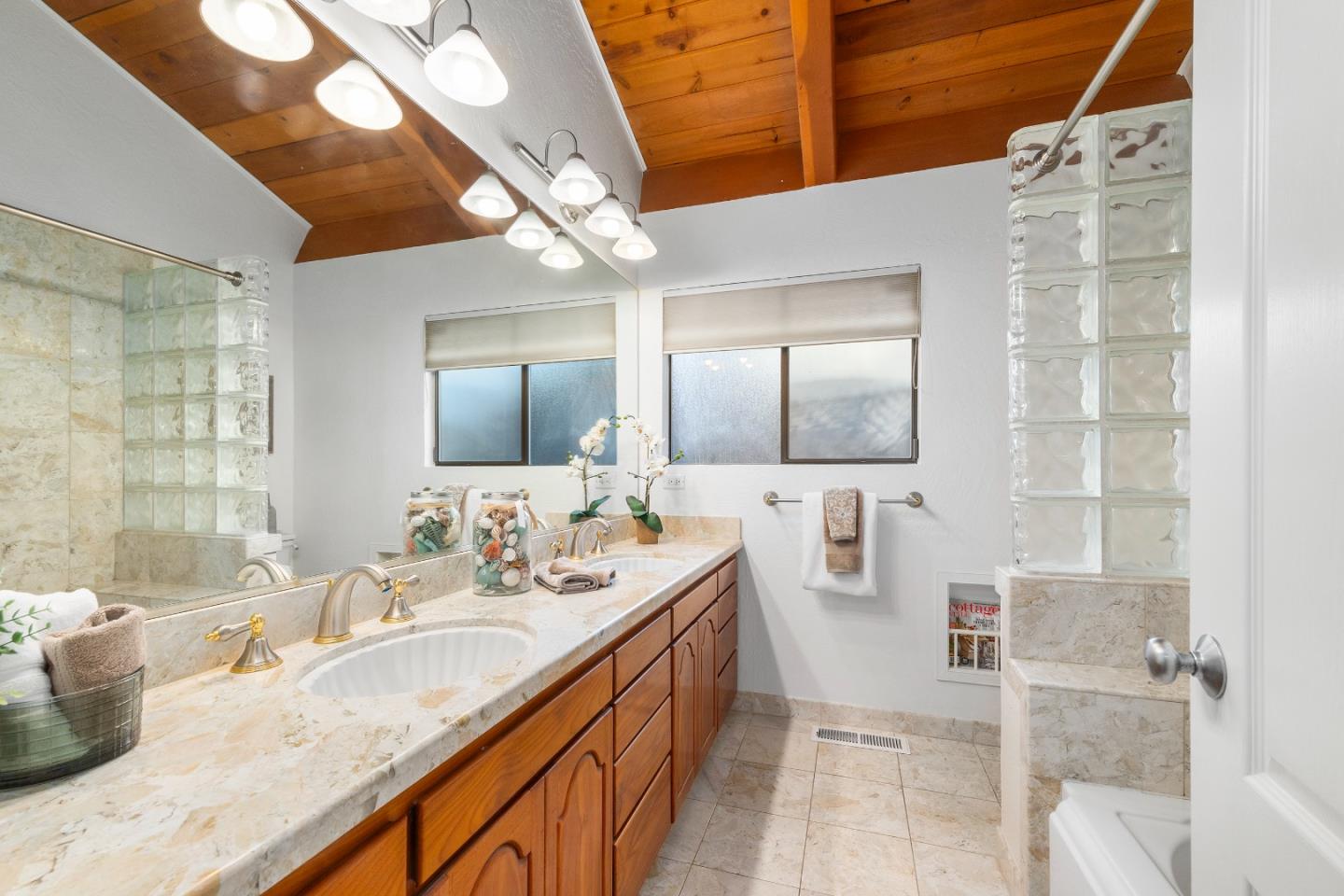 Detail Gallery Image 34 of 61 For 1208 Prospect Hts, Santa Cruz,  CA 95065 - 3 Beds | 2 Baths