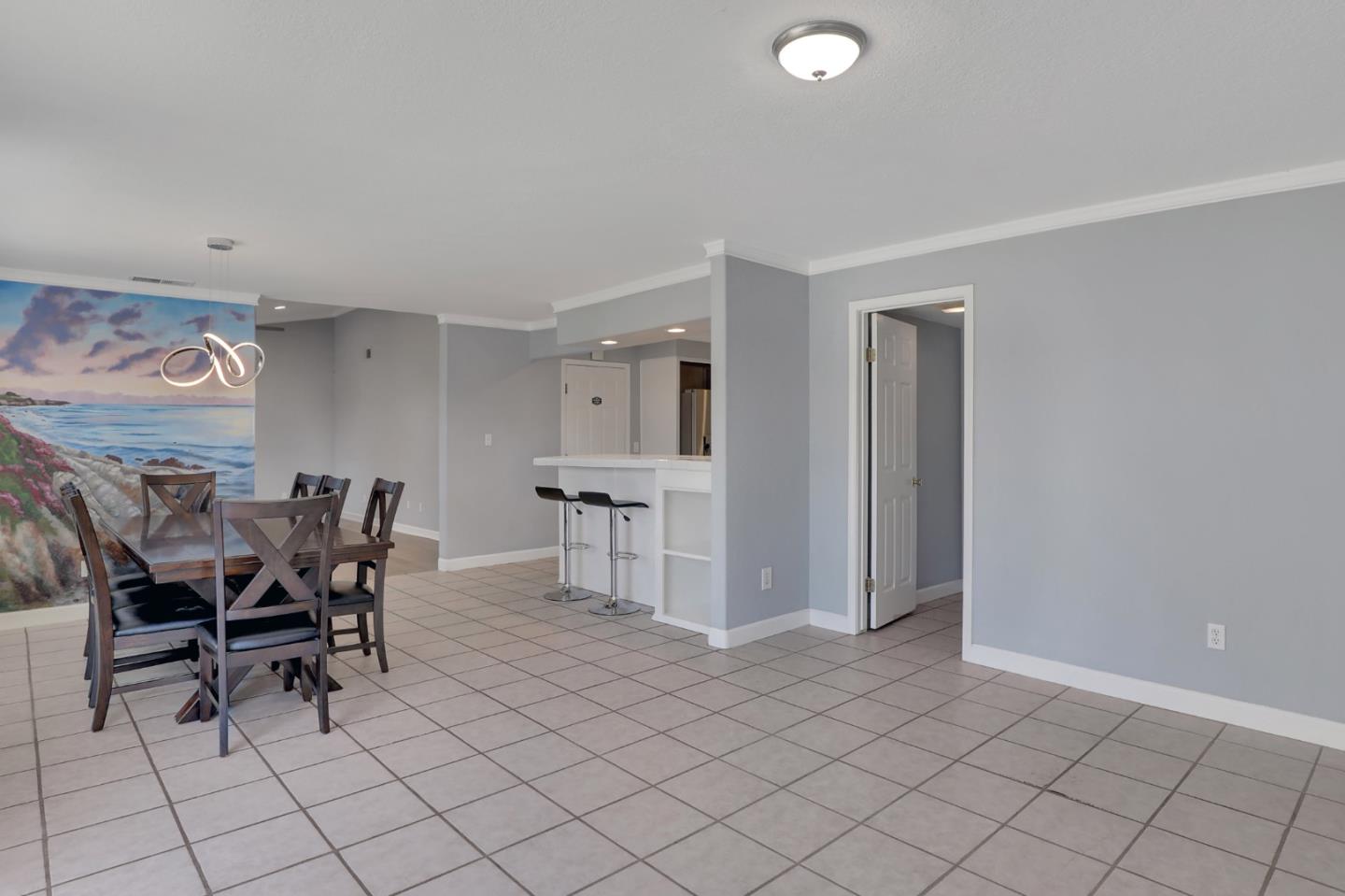 Detail Gallery Image 11 of 41 For 22020 Berry Dr, Salinas,  CA 93908 - 4 Beds | 3/1 Baths