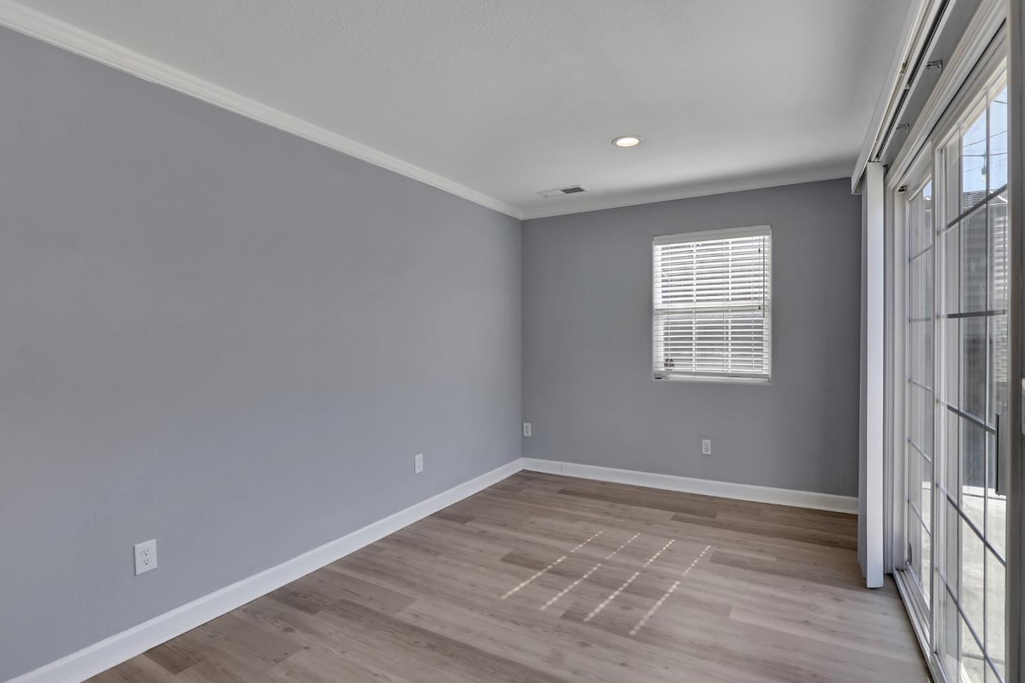 Detail Gallery Image 12 of 41 For 22020 Berry Dr, Salinas,  CA 93908 - 4 Beds | 3/1 Baths