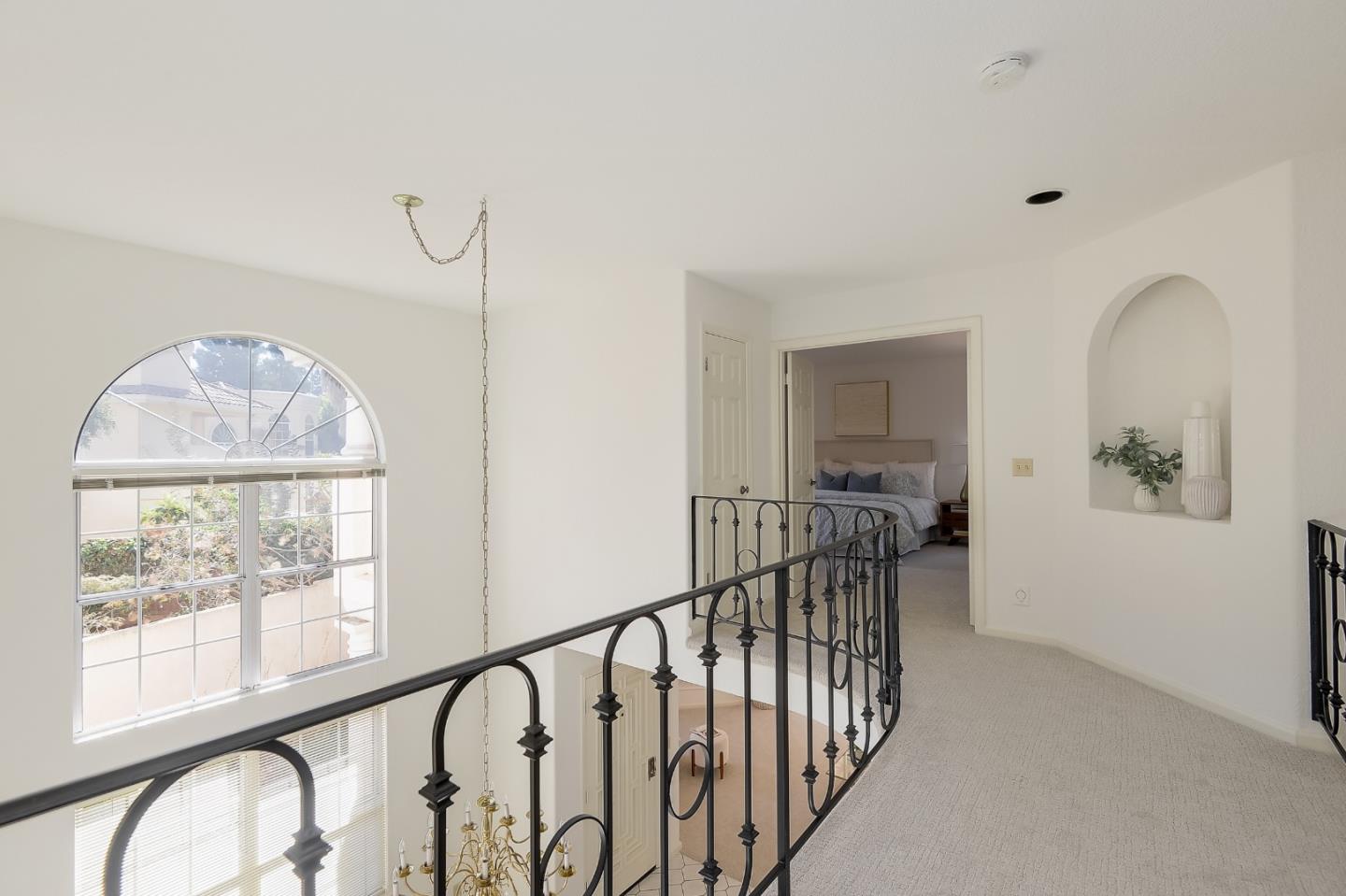 Detail Gallery Image 18 of 32 For 1209 Cuernavaca Circulo, Mountain View,  CA 94040 - 3 Beds | 2/1 Baths