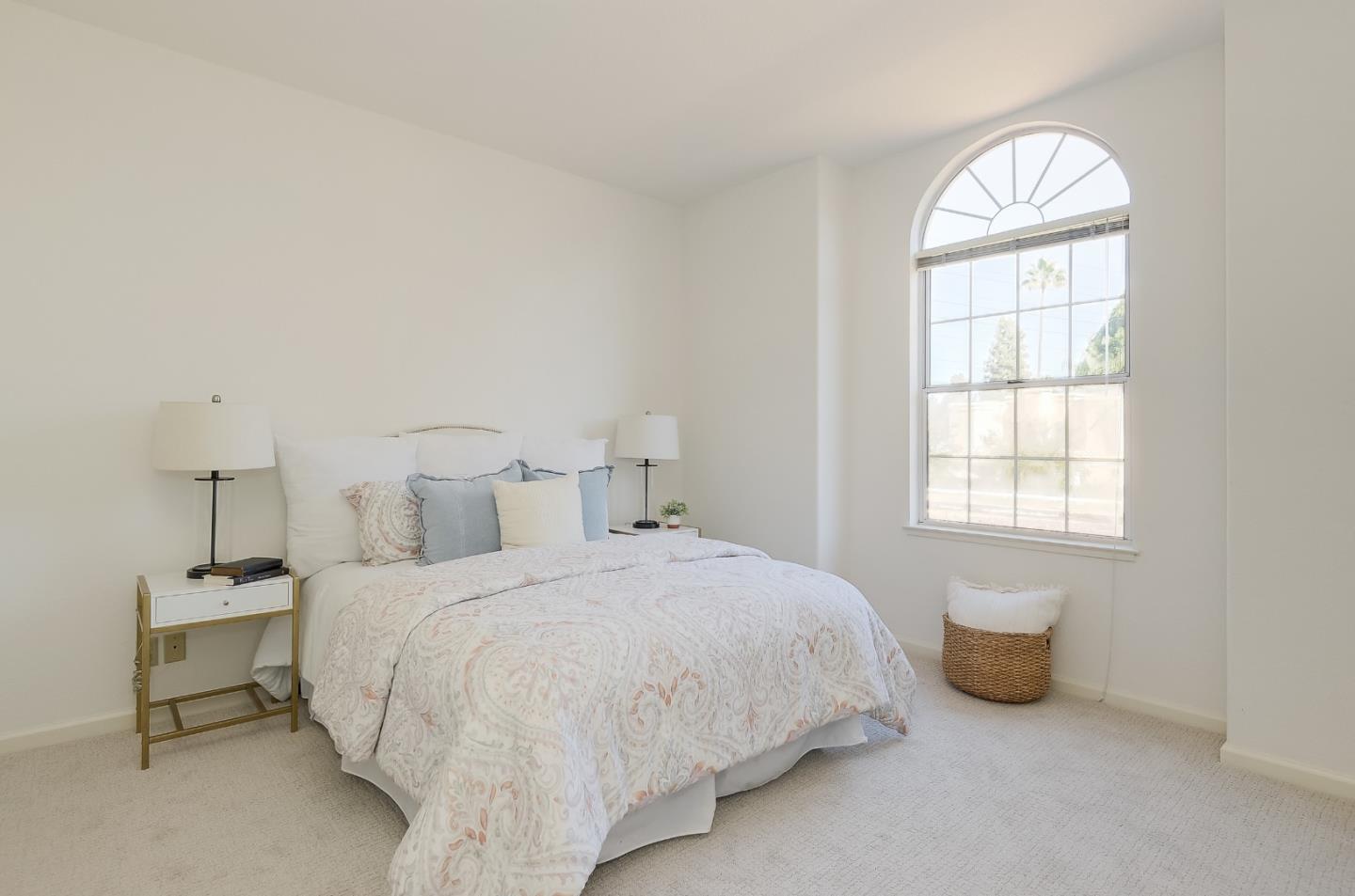 Detail Gallery Image 21 of 32 For 1209 Cuernavaca Circulo, Mountain View,  CA 94040 - 3 Beds | 2/1 Baths