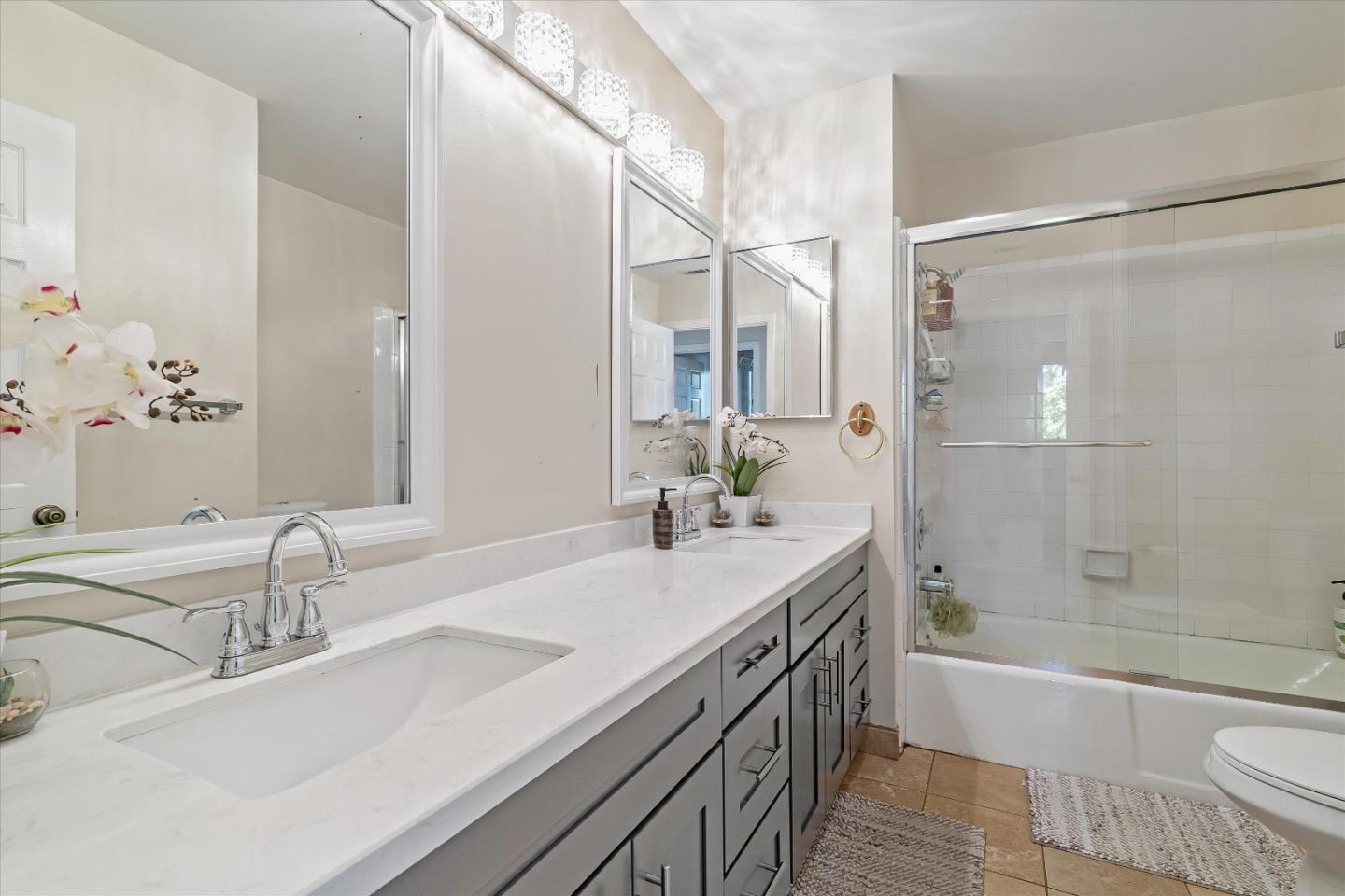 Detail Gallery Image 31 of 51 For 1109 Royal Ln, San Carlos,  CA 94070 - 3 Beds | 2/1 Baths