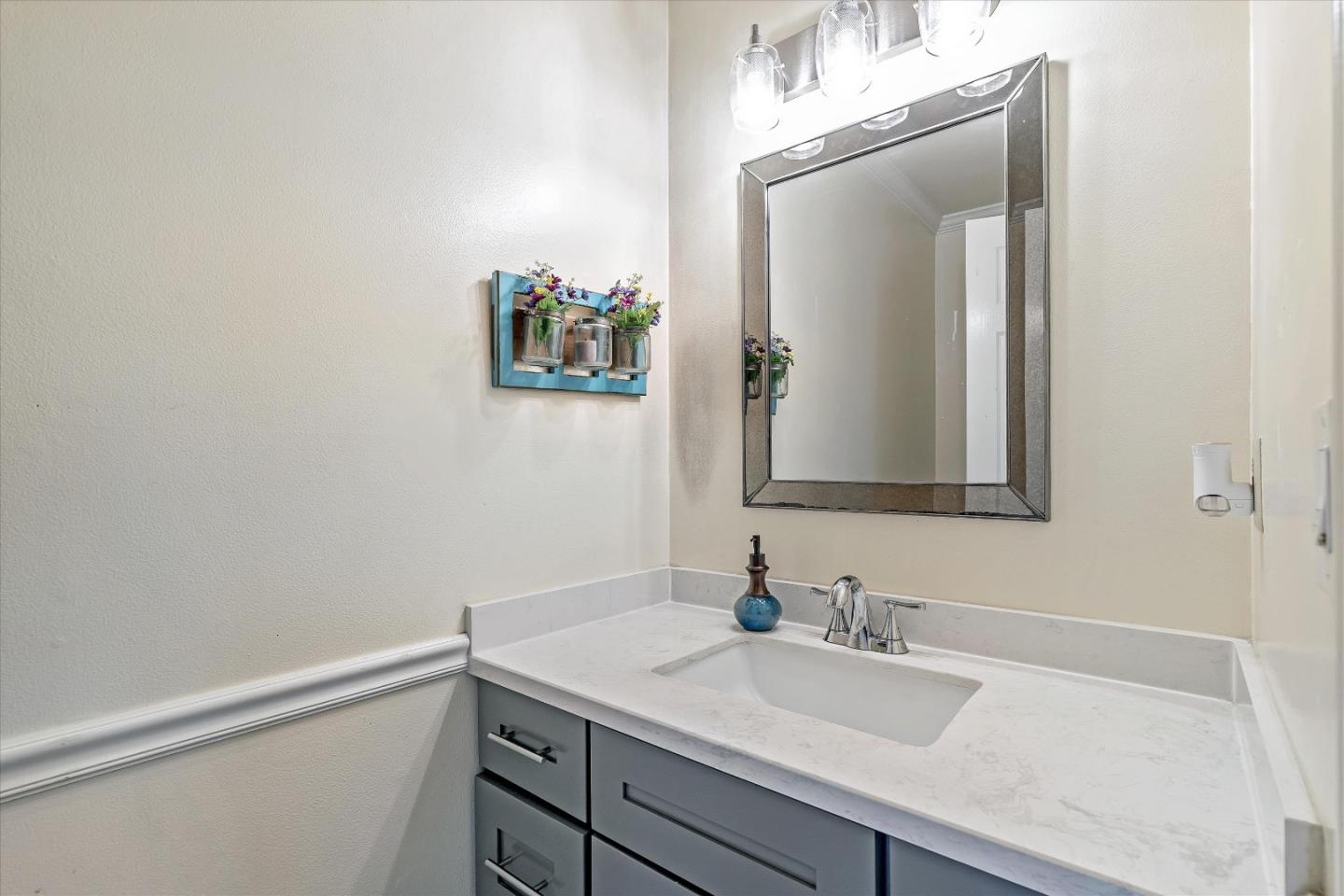 Detail Gallery Image 42 of 51 For 1109 Royal Ln, San Carlos,  CA 94070 - 3 Beds | 2/1 Baths