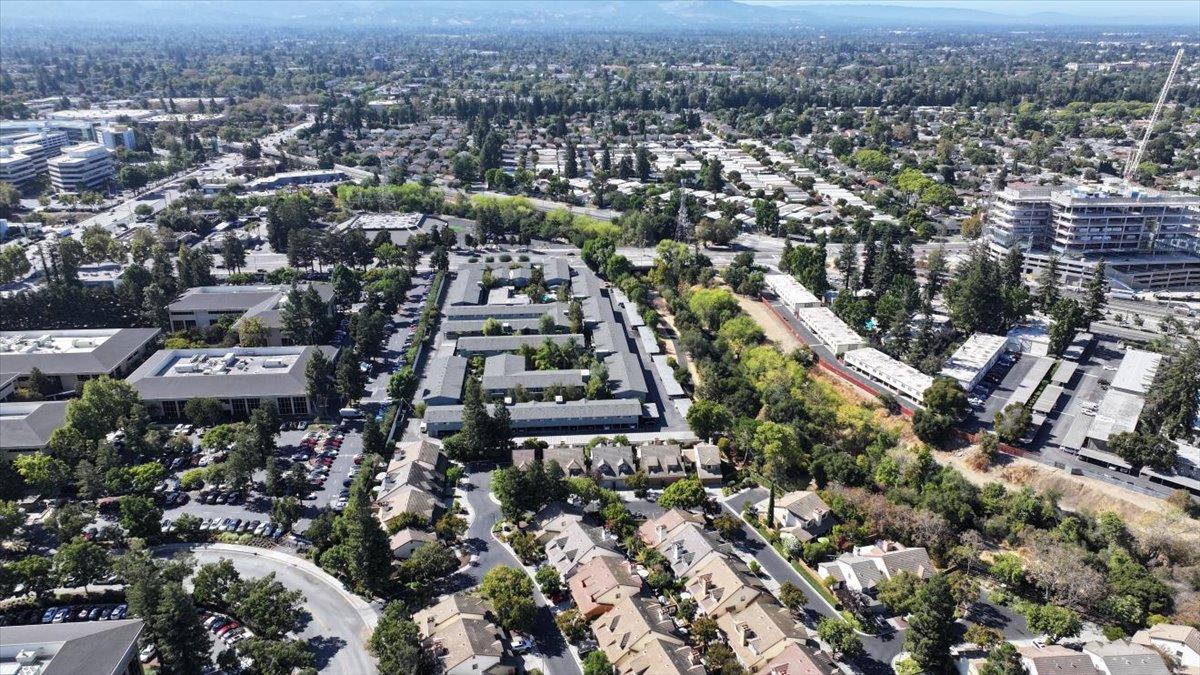 Detail Gallery Image 25 of 32 For 2081 Foxhall Loop, San Jose,  CA 95125 - 2 Beds | 2 Baths