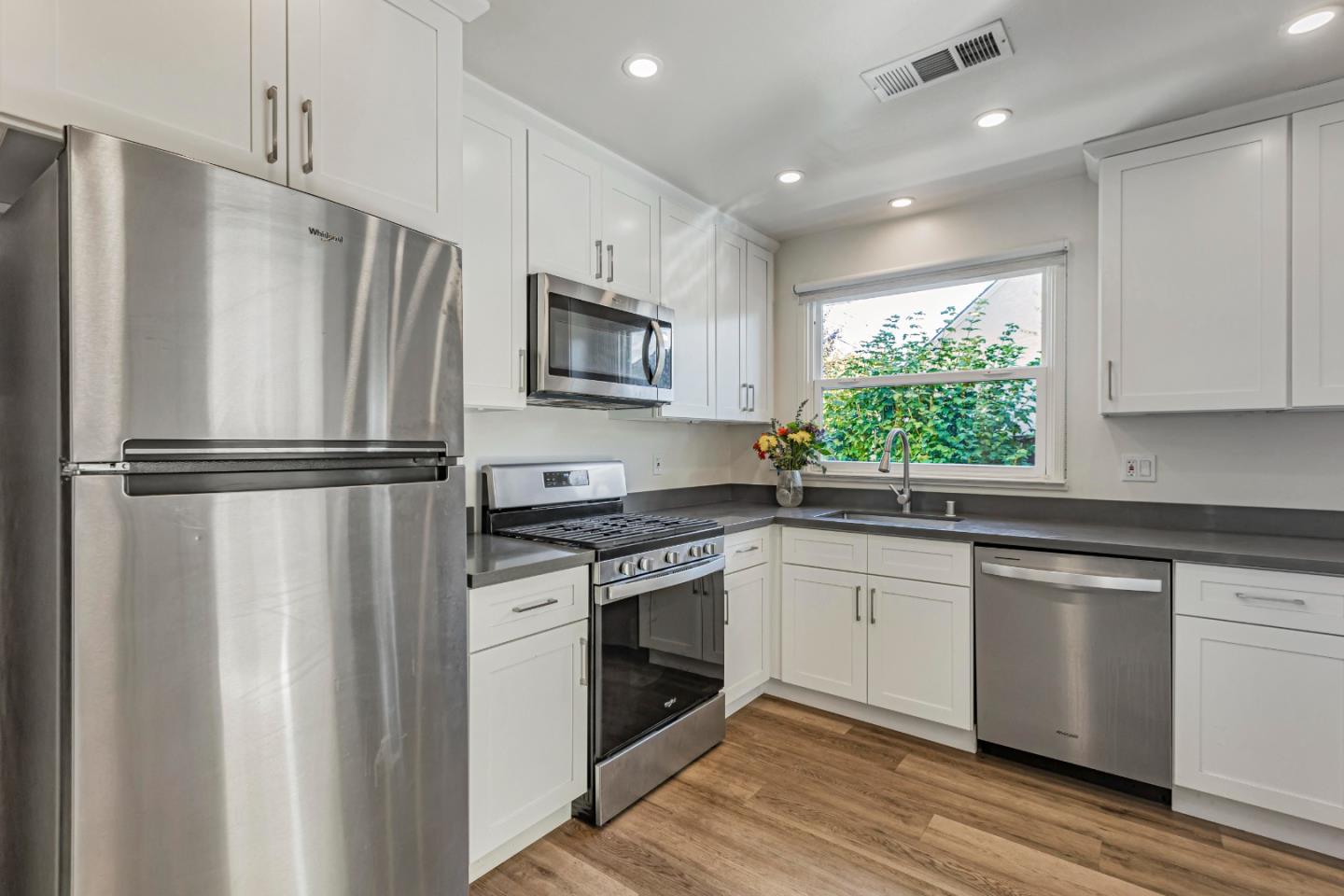 Detail Gallery Image 12 of 37 For 1759 Heatherdale Ave, San Jose,  CA 95126 - 2 Beds | 1 Baths