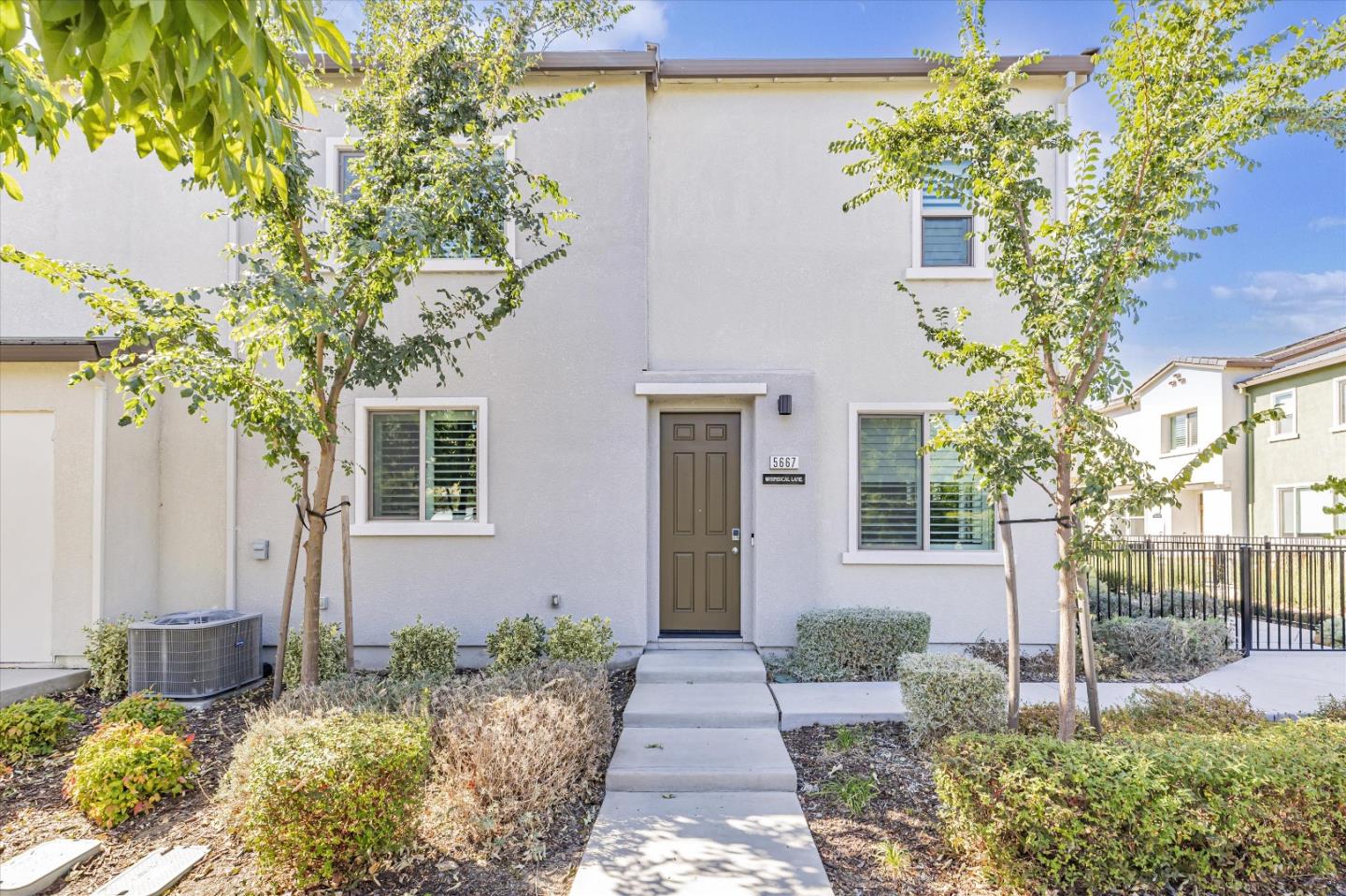 Detail Gallery Image 1 of 45 For 5667 Whimsical Ln, Sacramento,  CA 95835 - 3 Beds | 2/1 Baths