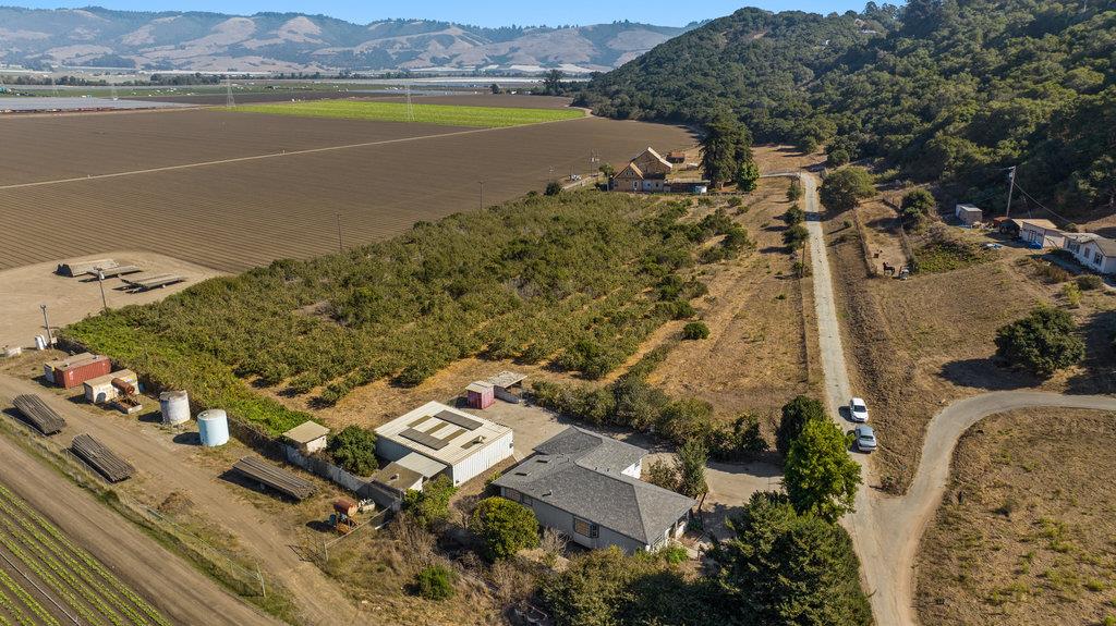 Detail Gallery Image 2 of 39 For 300 Hayes Rd, Royal Oaks,  CA 95076 - 3 Beds | 1/1 Baths