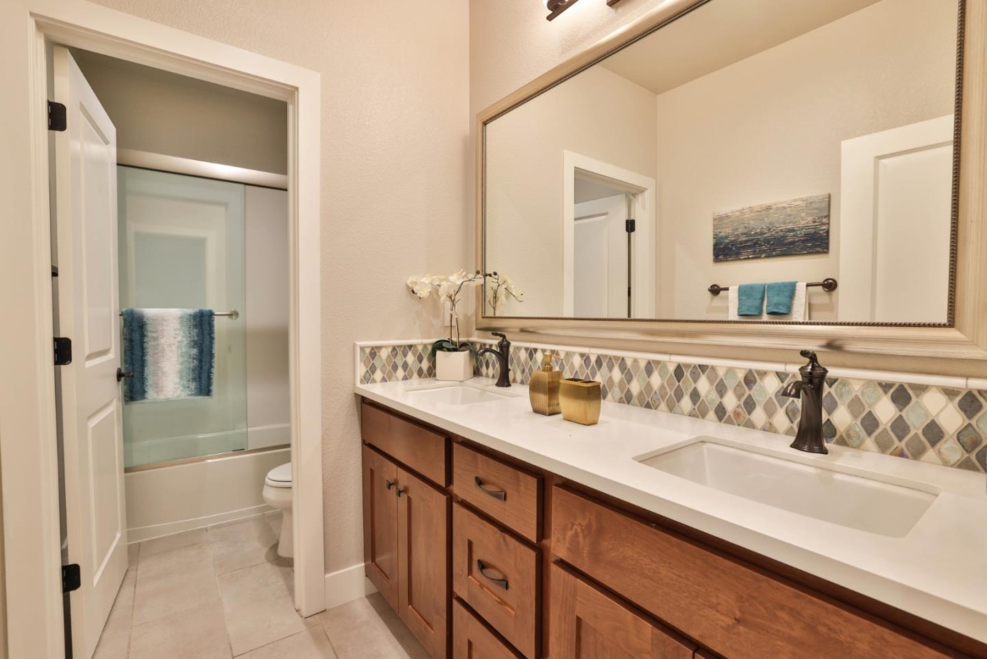 Detail Gallery Image 20 of 36 For 538 Madison Ter, Sunnyvale,  CA 94087 - 5 Beds | 3/1 Baths