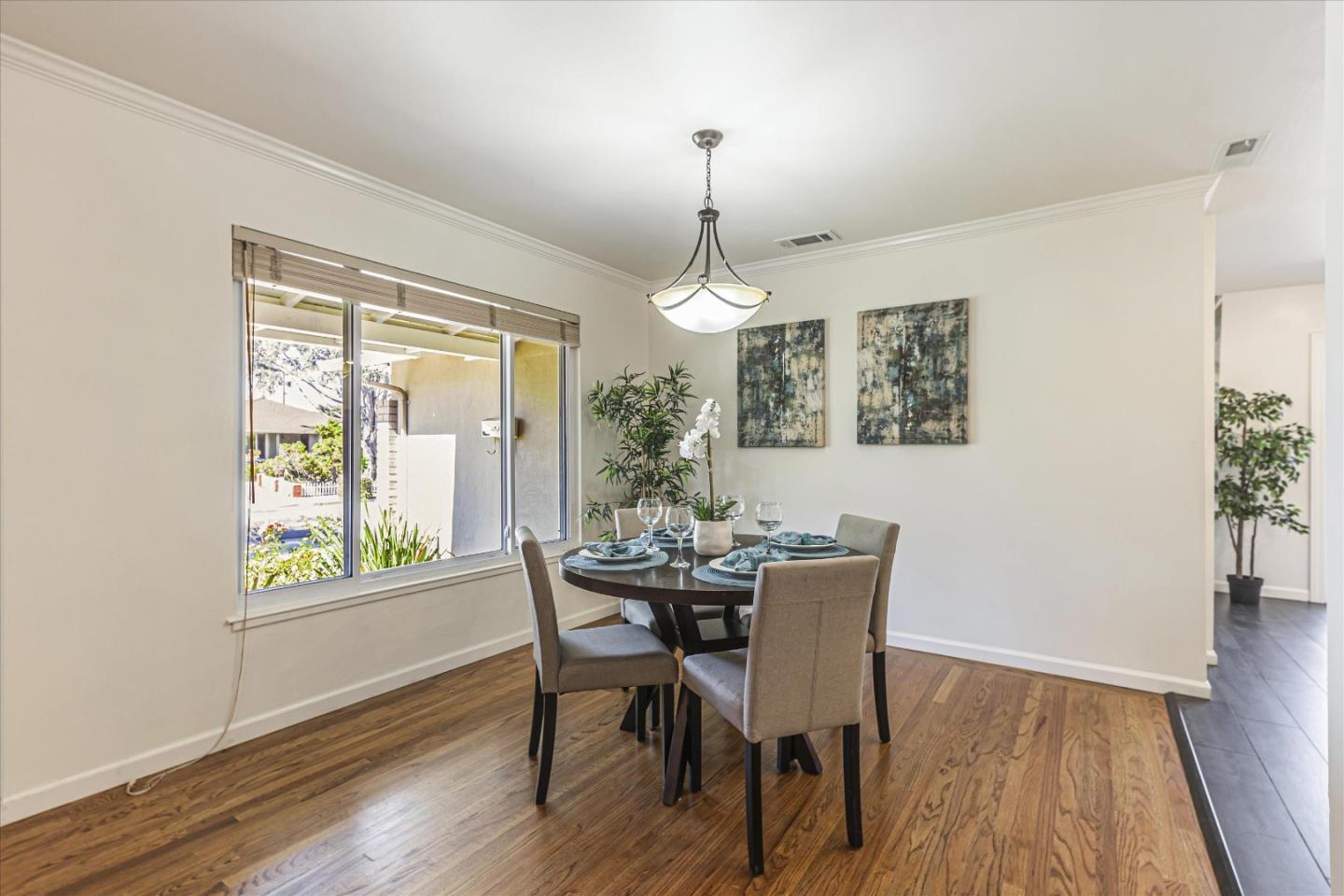 Detail Gallery Image 10 of 25 For 730 Nutmeg Ave, Sunnyvale,  CA 94087 - 3 Beds | 2 Baths