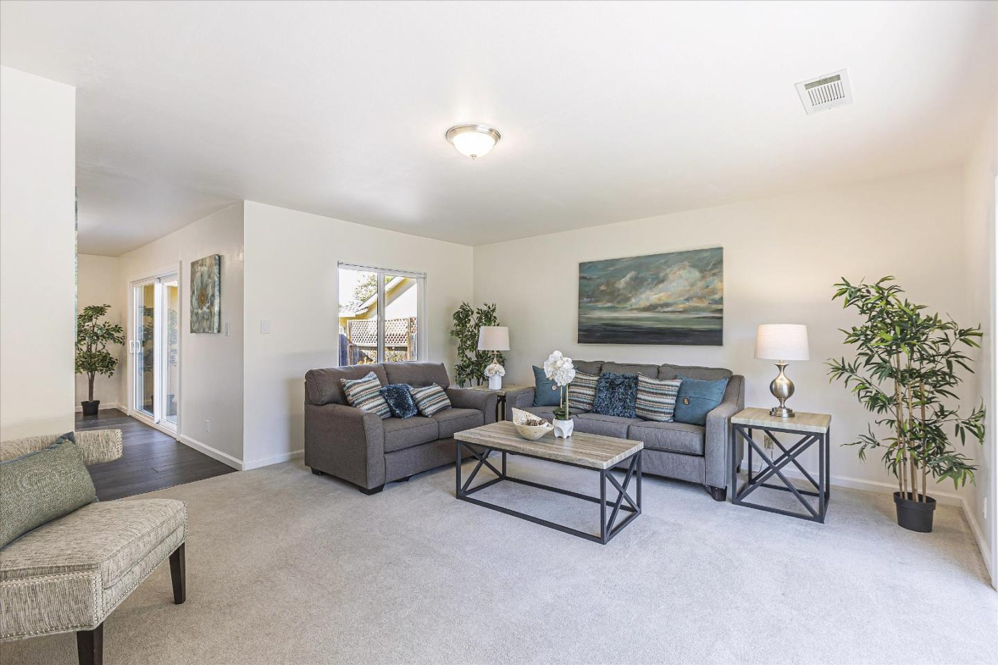 Detail Gallery Image 13 of 25 For 730 Nutmeg Ave, Sunnyvale,  CA 94087 - 3 Beds | 2 Baths