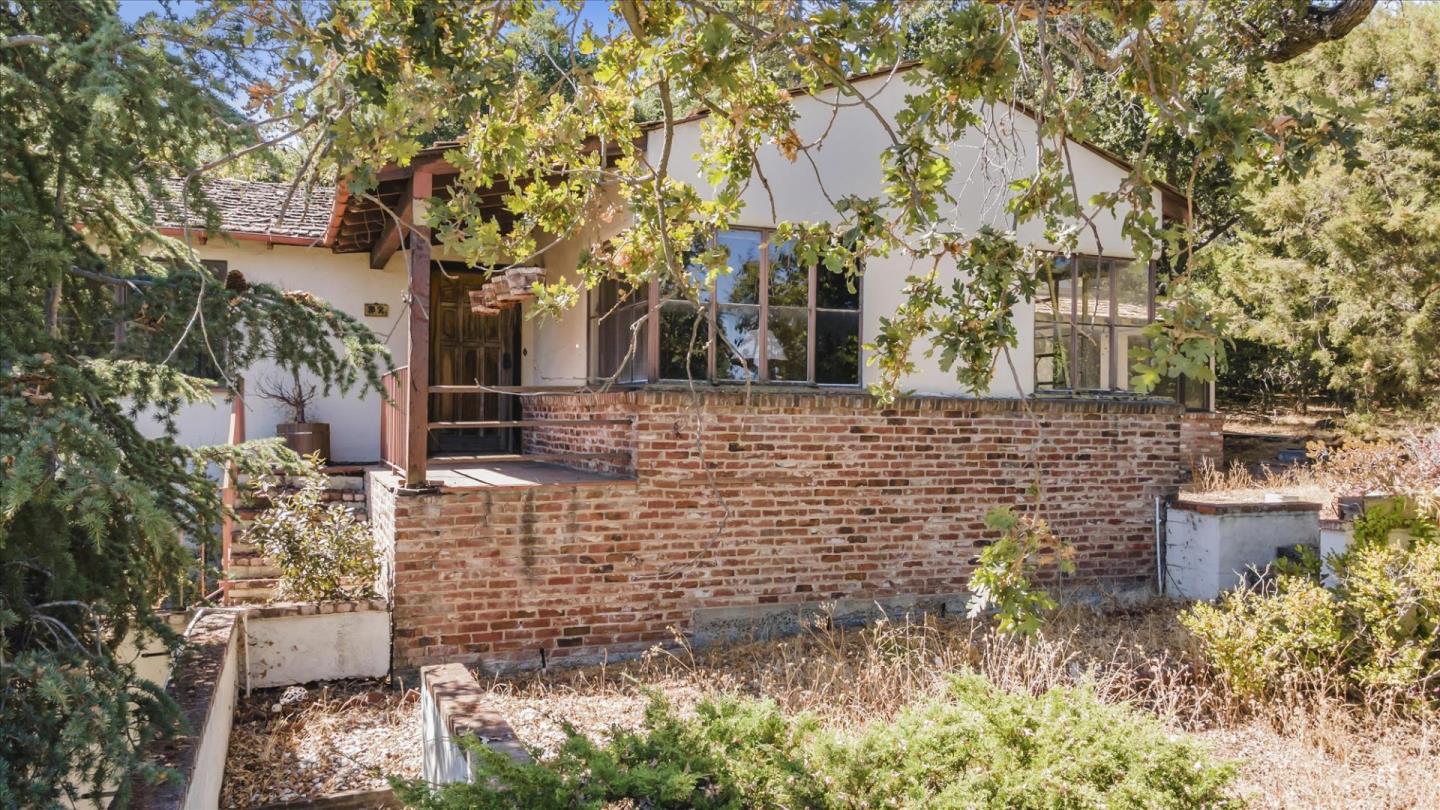 11090 Mora Drive, Los Altos Hills, California 94024, 4 Bedrooms Bedrooms, ,3 BathroomsBathrooms,Residential,For Sale,11090 Mora Drive,ML81983139