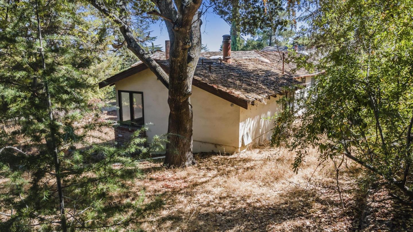 11090 Mora Drive, Los Altos Hills, California 94024, 4 Bedrooms Bedrooms, ,3 BathroomsBathrooms,Residential,For Sale,11090 Mora Drive,ML81983139