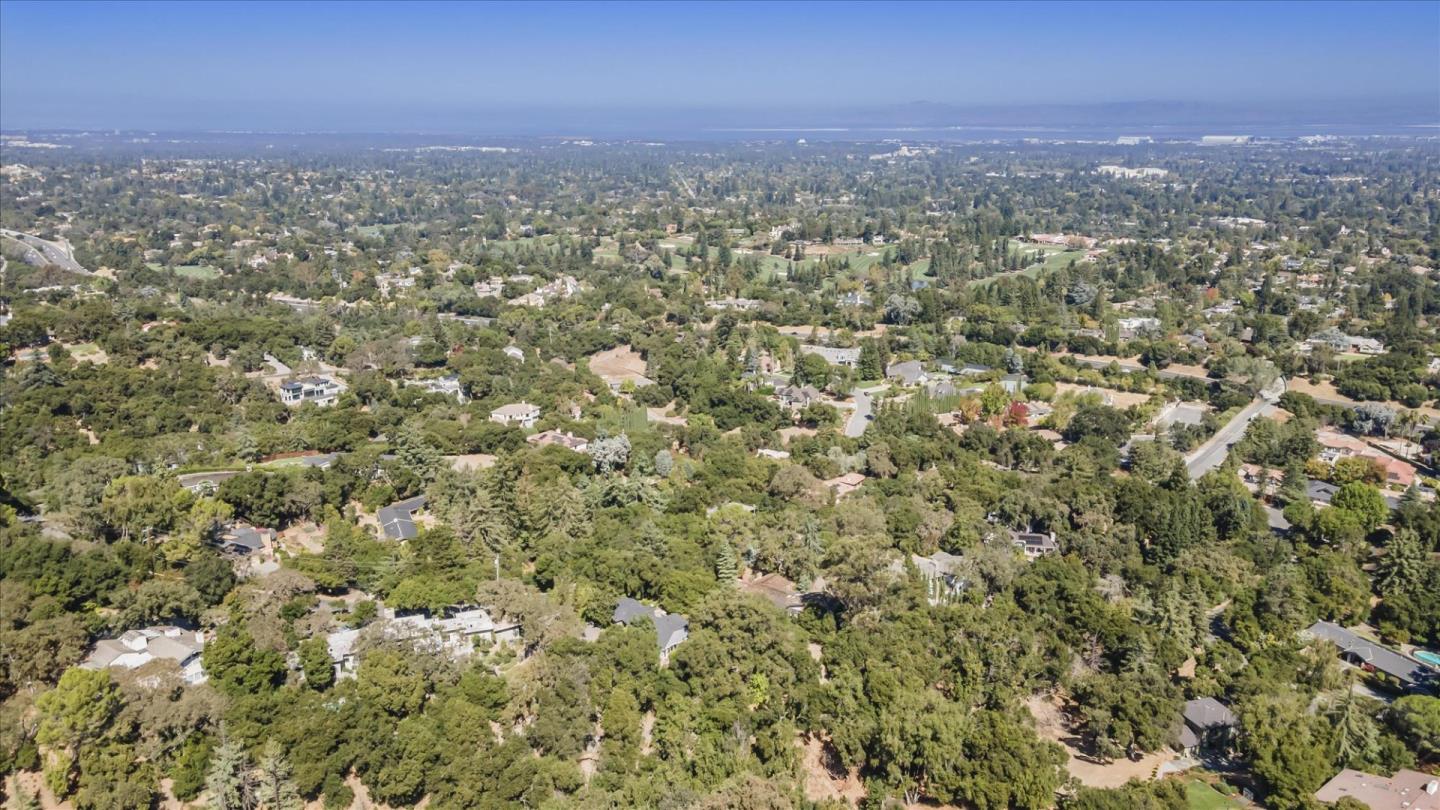 Detail Gallery Image 9 of 10 For 11090 Mora Dr, Los Altos Hills,  CA 94024 - 4 Beds | 3/1 Baths