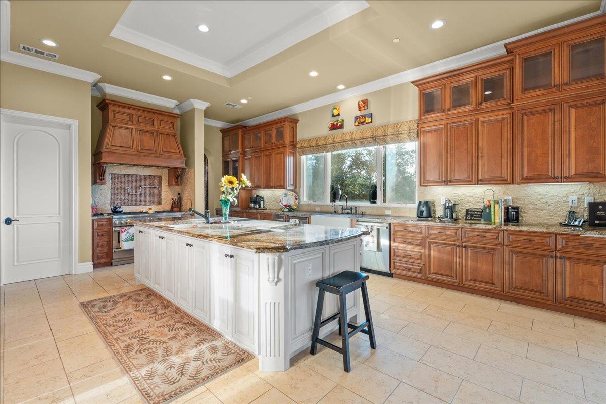 Detail Gallery Image 25 of 77 For 15315 Santella Ct, Los Gatos,  CA 95032 - 5 Beds | 6/1 Baths