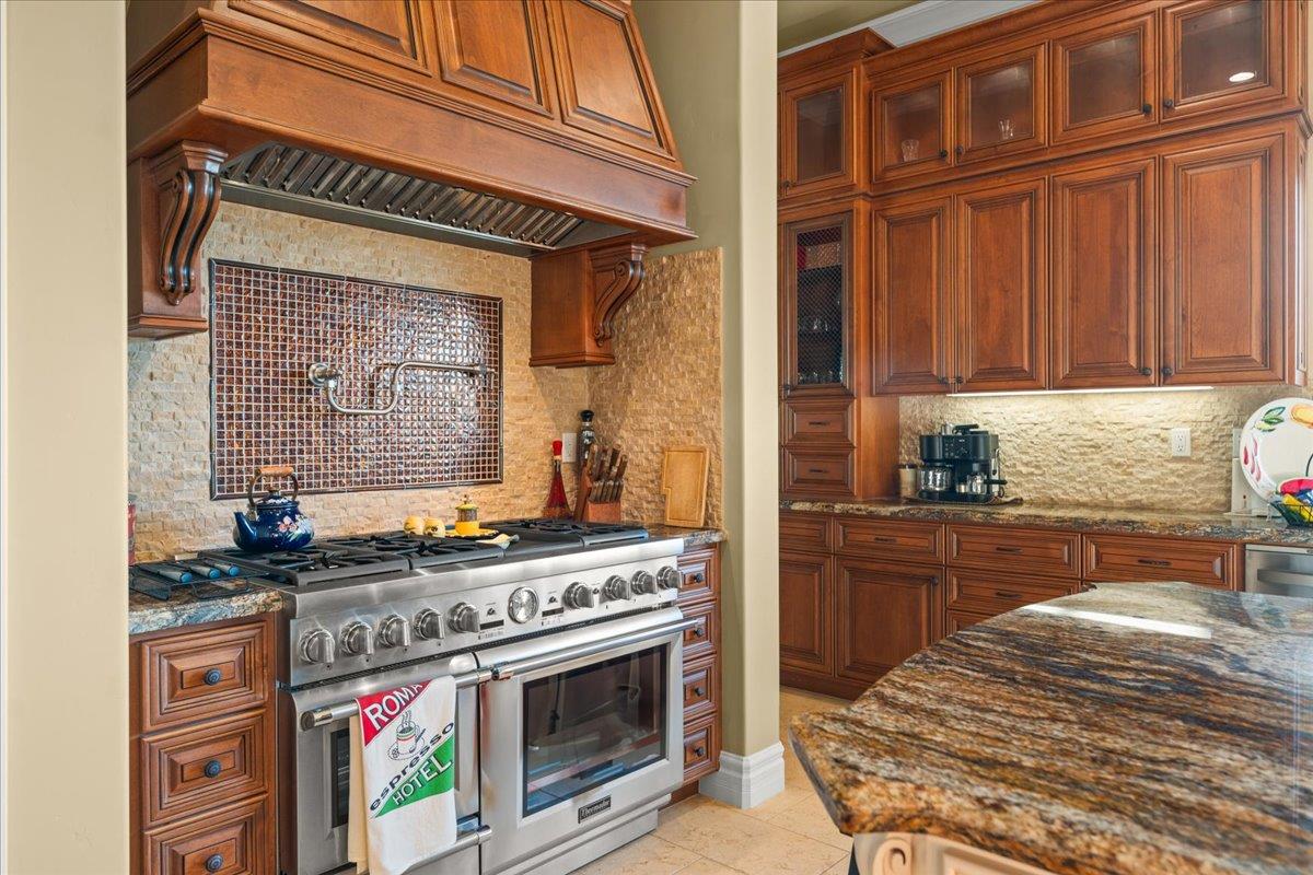 Detail Gallery Image 26 of 77 For 15315 Santella Ct, Los Gatos,  CA 95032 - 5 Beds | 6/1 Baths