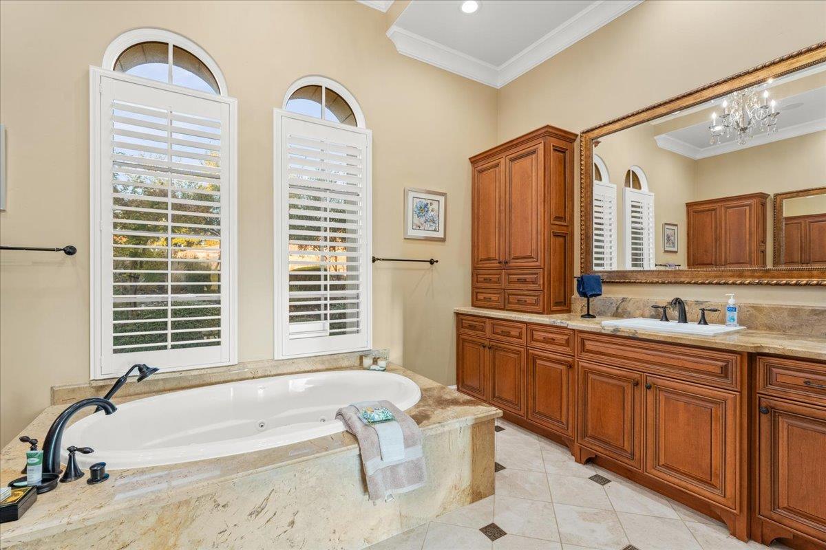 Detail Gallery Image 38 of 77 For 15315 Santella Ct, Los Gatos,  CA 95032 - 5 Beds | 6/1 Baths