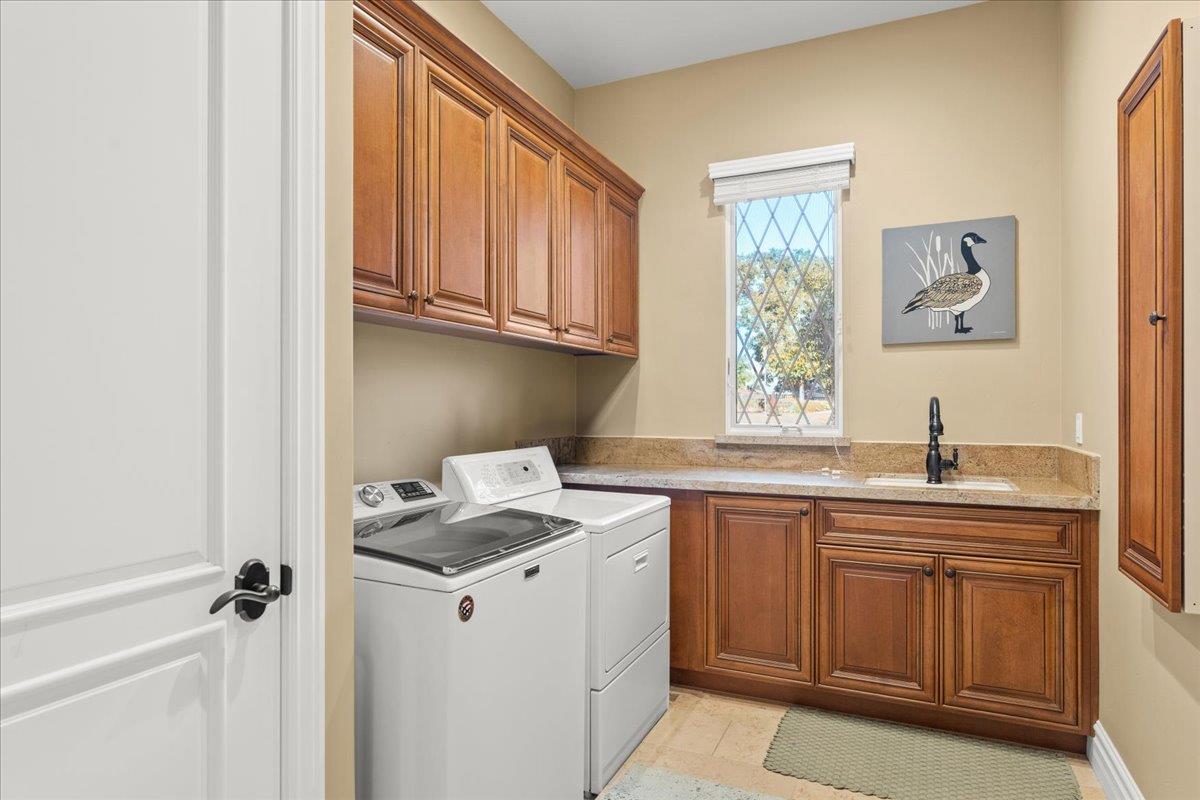 Detail Gallery Image 42 of 77 For 15315 Santella Ct, Los Gatos,  CA 95032 - 5 Beds | 6/1 Baths