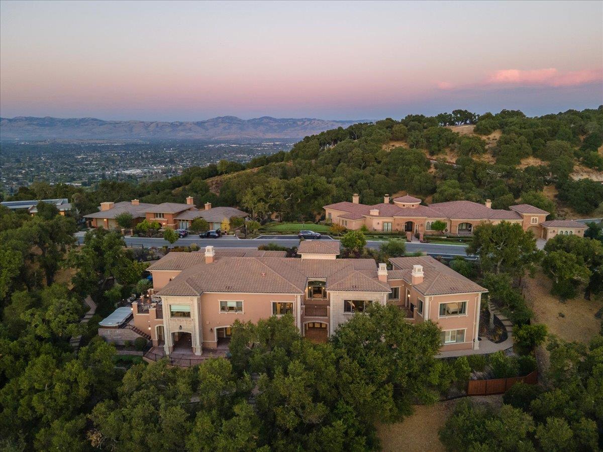 Detail Gallery Image 6 of 77 For 15315 Santella Ct, Los Gatos,  CA 95032 - 5 Beds | 6/1 Baths