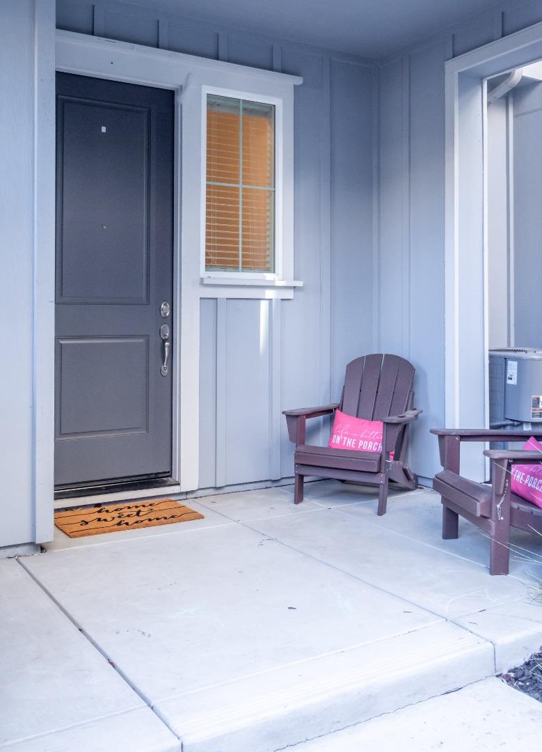 Detail Gallery Image 2 of 32 For 6392 Tawhana Ln, Gilroy,  CA 95020 - 4 Beds | 2/2 Baths