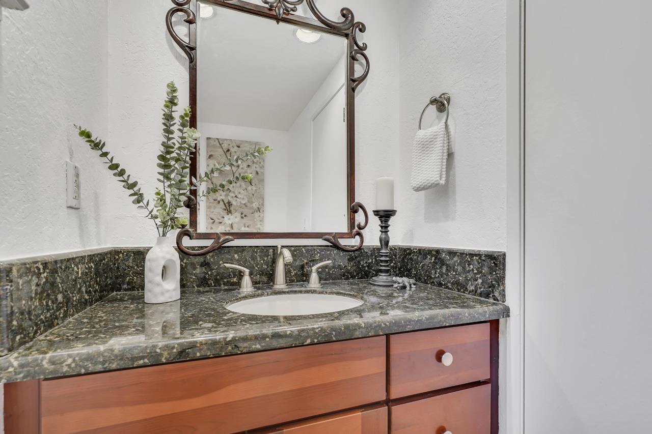 Detail Gallery Image 5 of 33 For 17574 Bruce Ave, Los Gatos,  CA 95030 - 3 Beds | 2/1 Baths