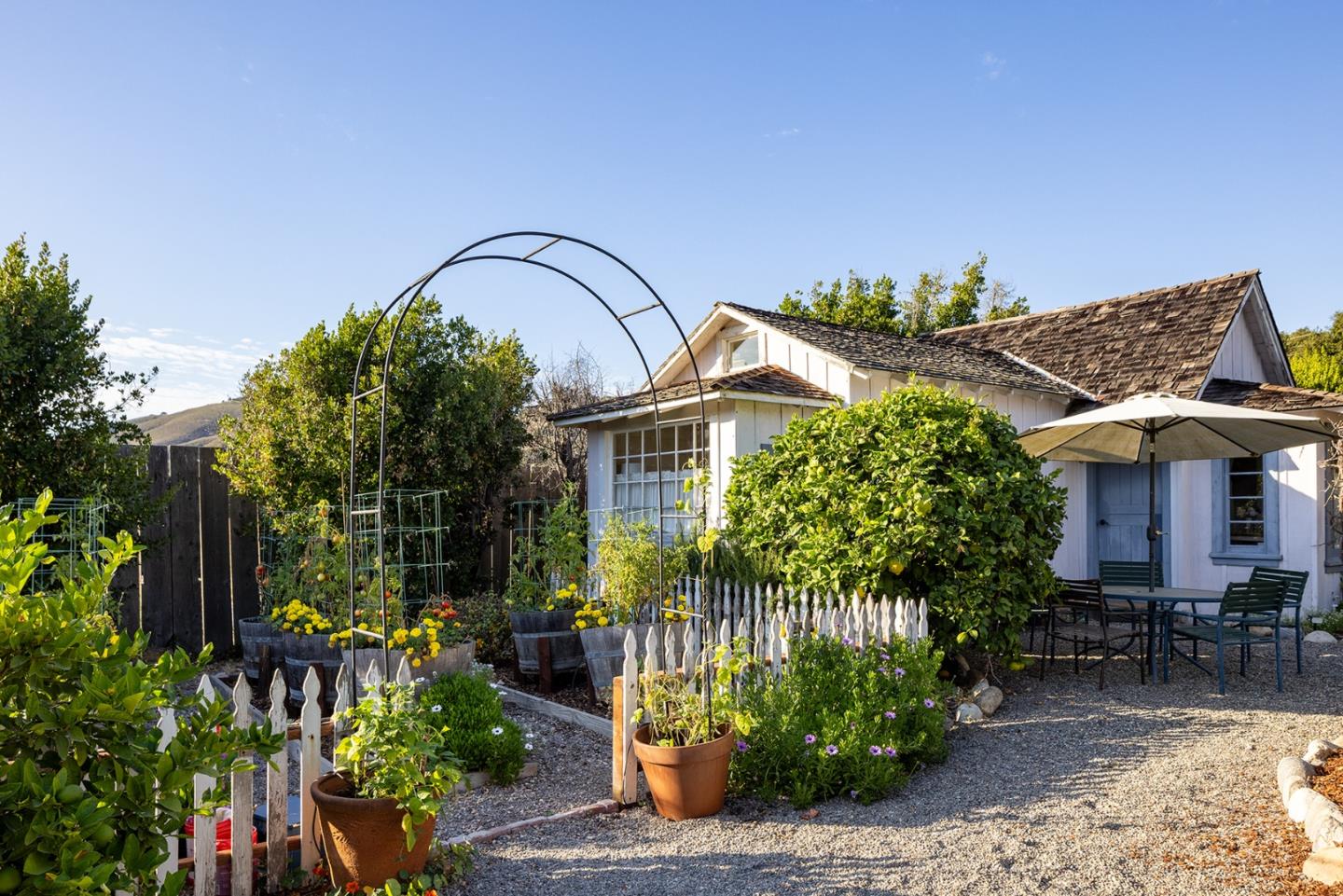 Detail Gallery Image 36 of 53 For 9140 Carmel Valley Rd, Carmel Valley,  CA 93923 - 4 Beds | 2 Baths