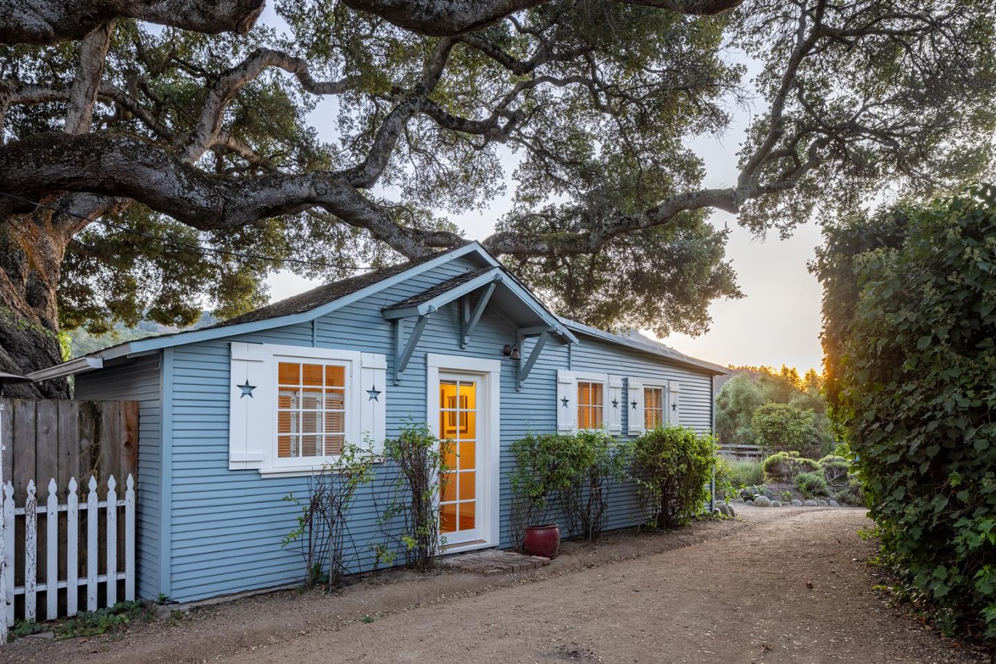 Detail Gallery Image 38 of 53 For 9140 Carmel Valley Rd, Carmel Valley,  CA 93923 - 4 Beds | 2 Baths