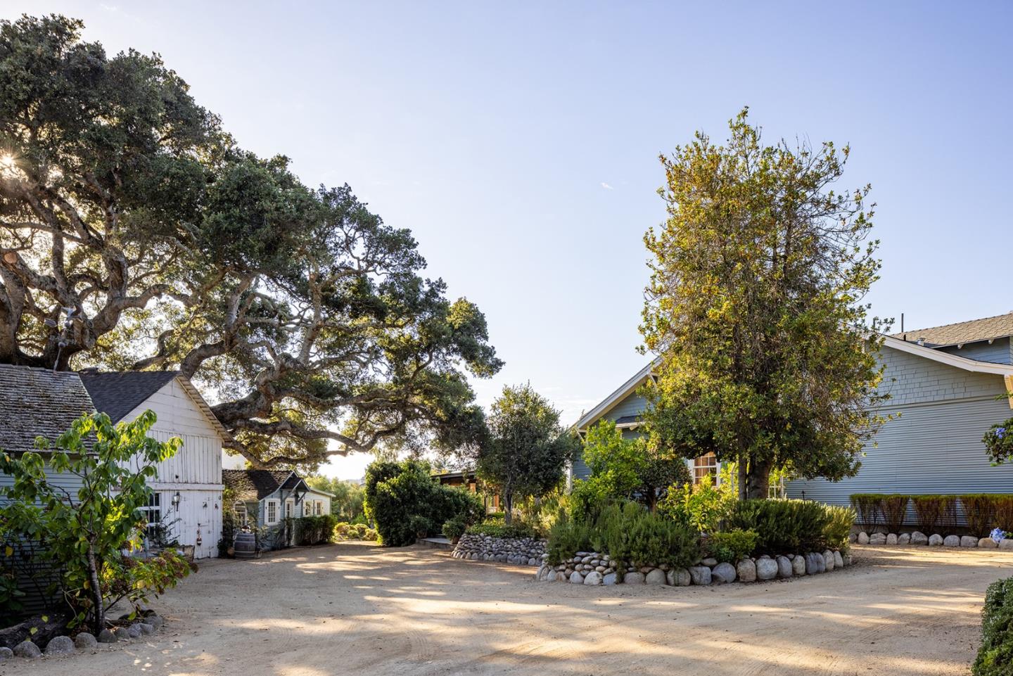 Detail Gallery Image 6 of 53 For 9140 Carmel Valley Rd, Carmel Valley,  CA 93923 - 4 Beds | 2 Baths