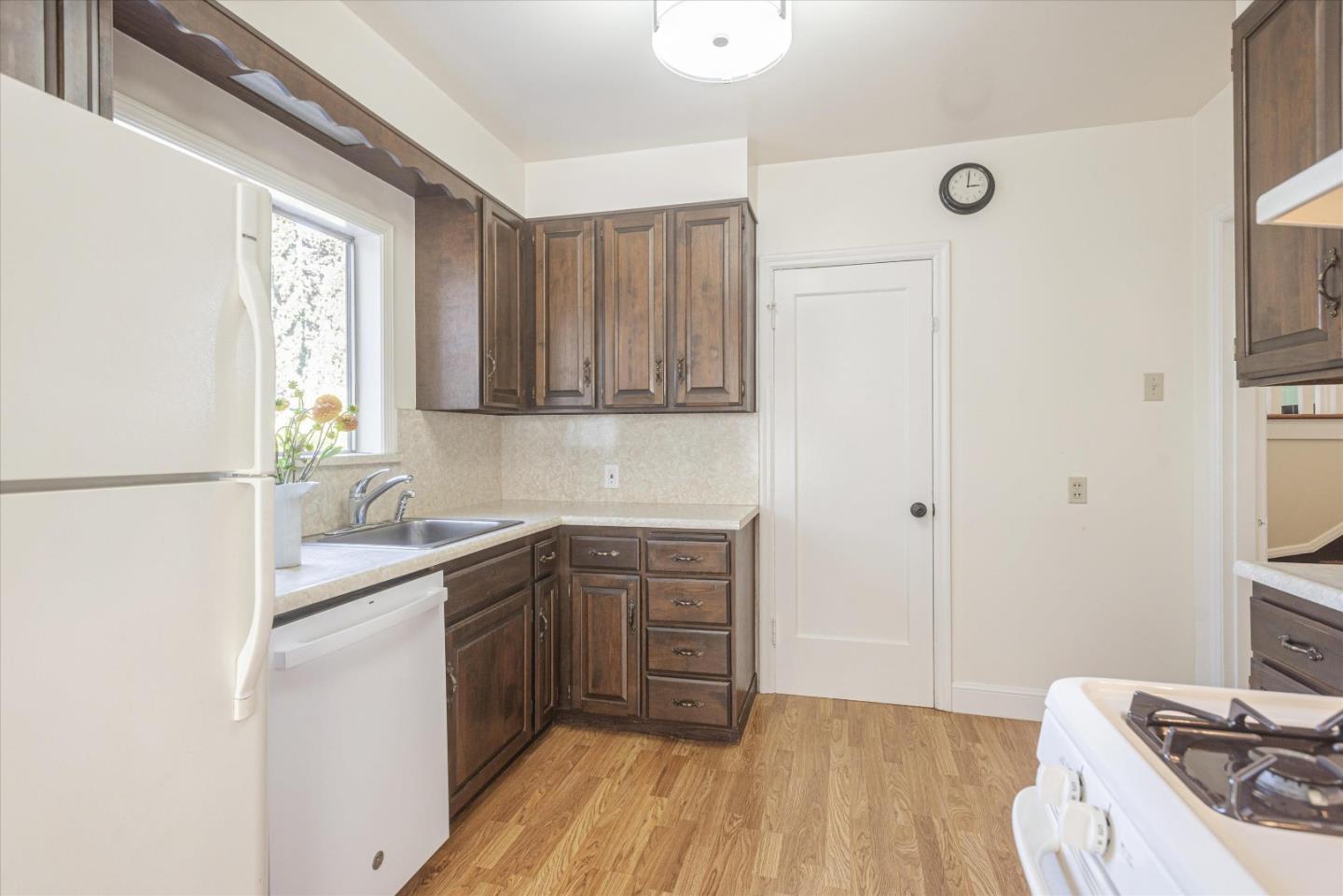 Detail Gallery Image 12 of 37 For 228 26th Ave, San Mateo,  CA 94403 - 2 Beds | 1/1 Baths