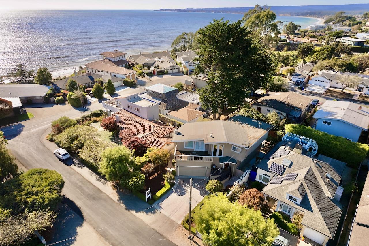 Detail Gallery Image 1 of 79 For 105 Granada Dr, Aptos,  CA 95003 - 3 Beds | 2 Baths