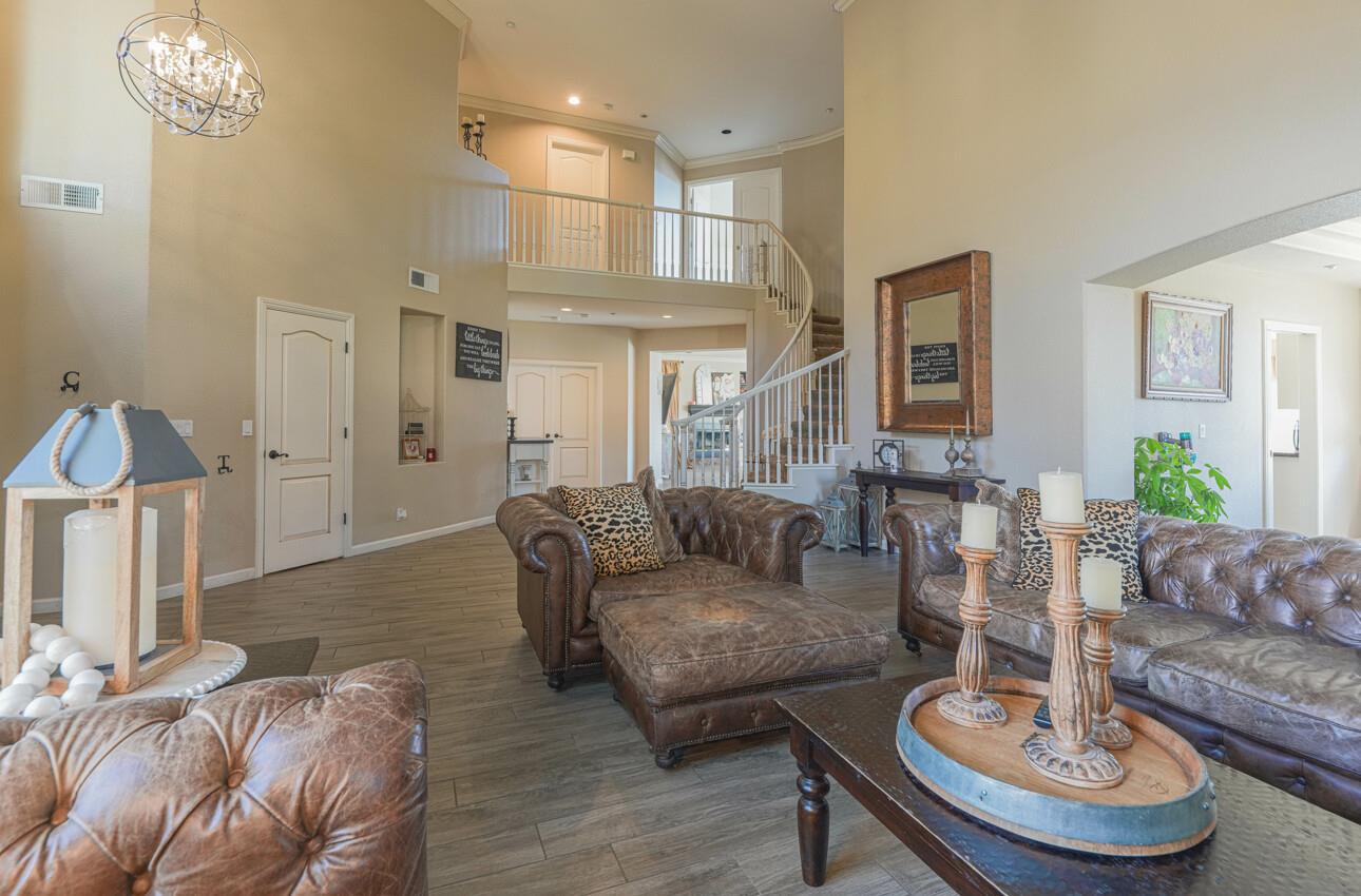 Detail Gallery Image 11 of 53 For 27151 Prestancia Way, Salinas,  CA 93908 - 5 Beds | 4 Baths