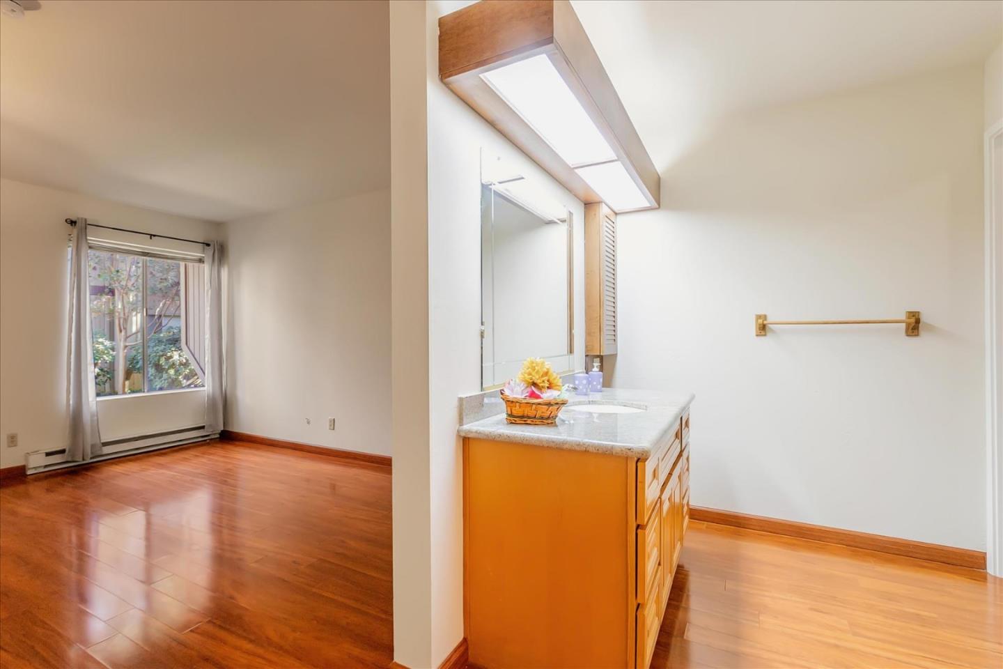 Detail Gallery Image 2 of 42 For 505 Cypress Point Dr #209,  Mountain View,  CA 94043 - 2 Beds | 2 Baths