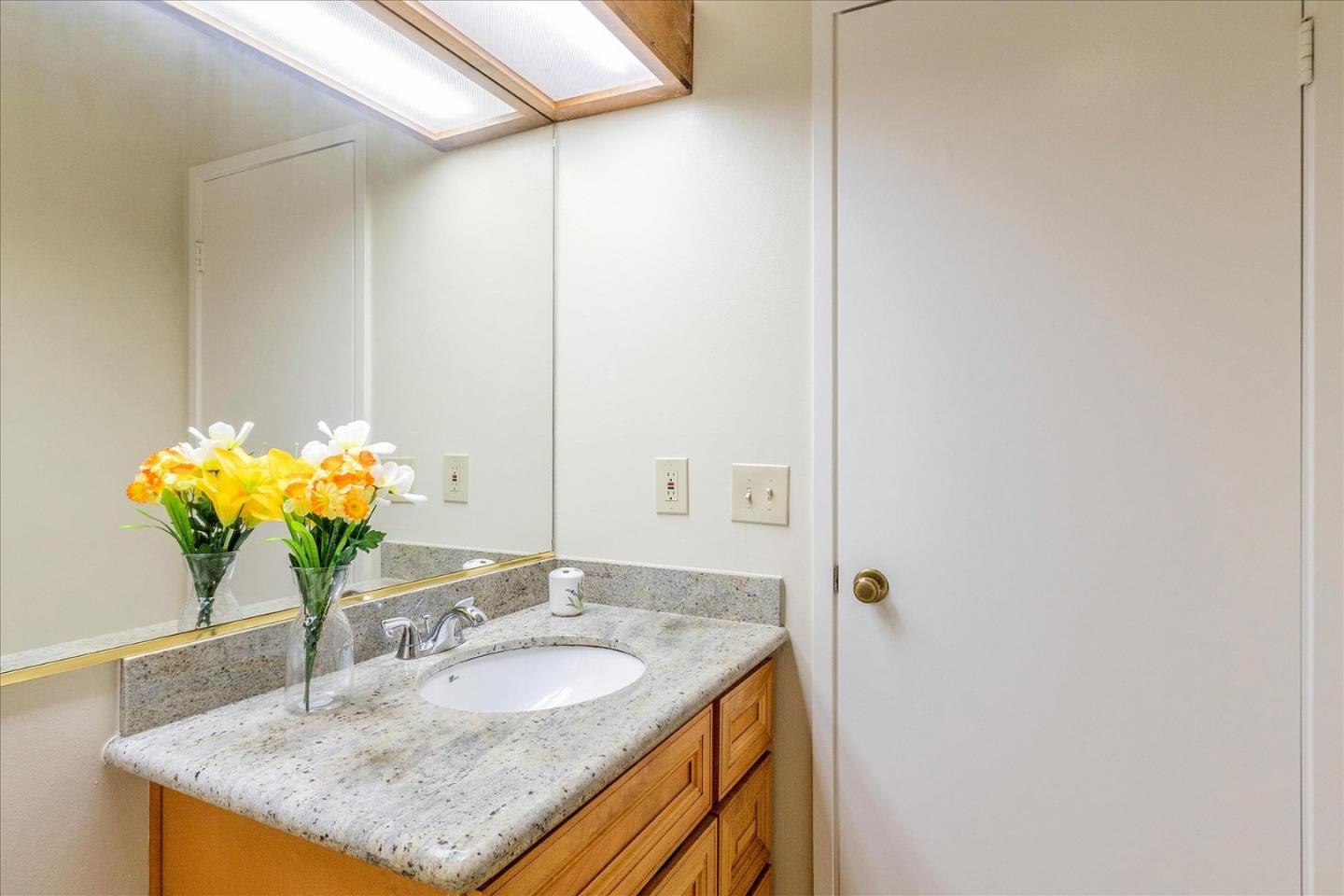 Detail Gallery Image 6 of 42 For 505 Cypress Point Dr #209,  Mountain View,  CA 94043 - 2 Beds | 2 Baths