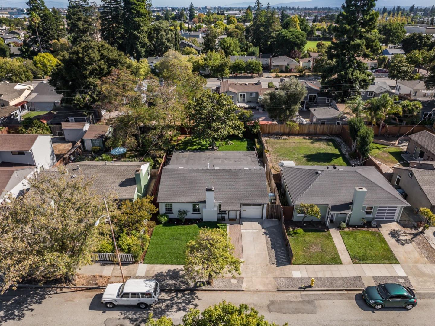 Detail Gallery Image 35 of 39 For 1011 Springfield Dr, San Carlos,  CA 94070 - 2 Beds | 1 Baths