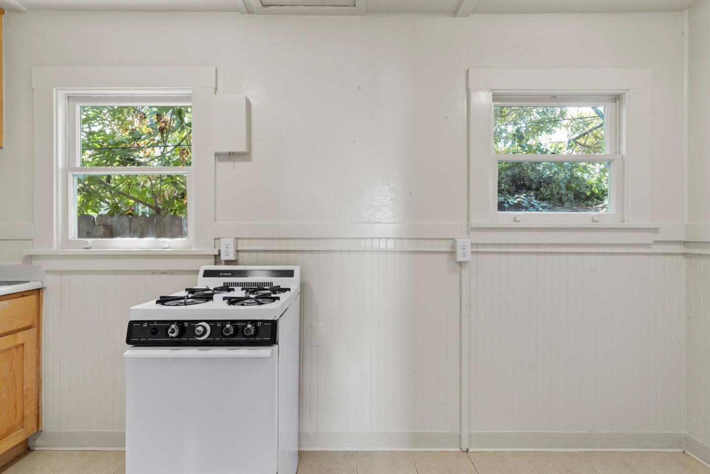 Detail Gallery Image 32 of 59 For 202-204 Hollister Ave, Capitola,  CA 95010 - 4 Beds | 2 Baths