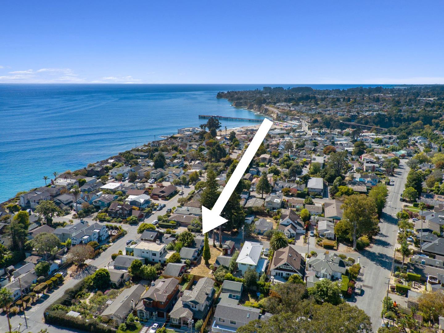 Detail Gallery Image 47 of 59 For 202-204 Hollister Ave, Capitola,  CA 95010 - 4 Beds | 2 Baths