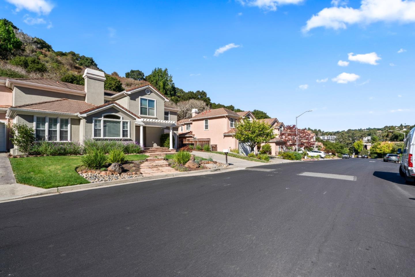 Detail Gallery Image 52 of 53 For 2620 Carlmont Dr, Belmont,  CA 94002 - 3 Beds | 2/1 Baths