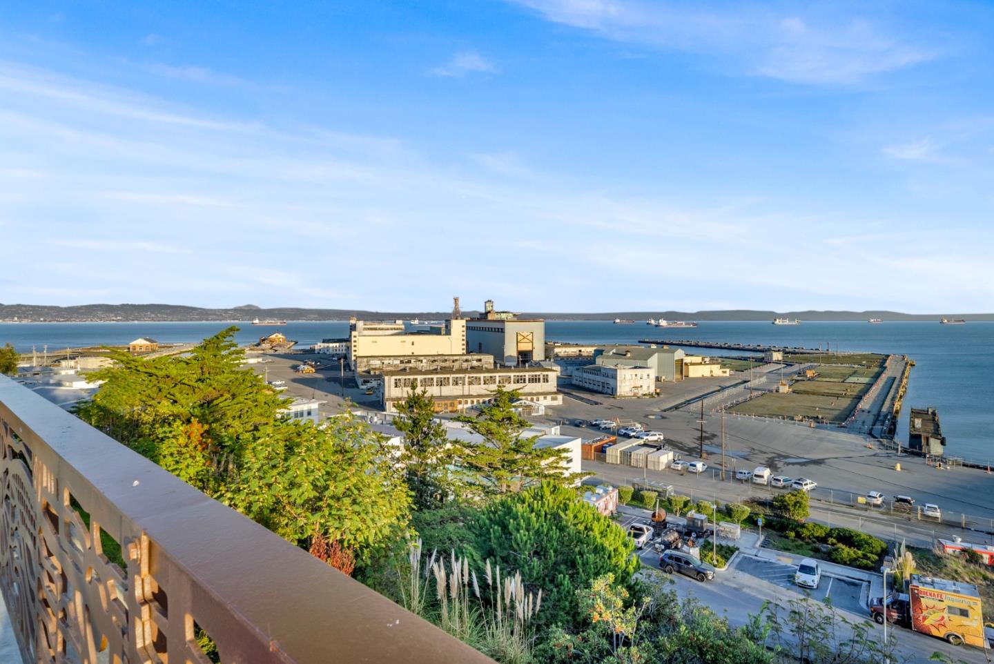 Detail Gallery Image 23 of 33 For 10 Innes Ct #102,  San Francisco,  CA 94124 - 3 Beds | 2 Baths