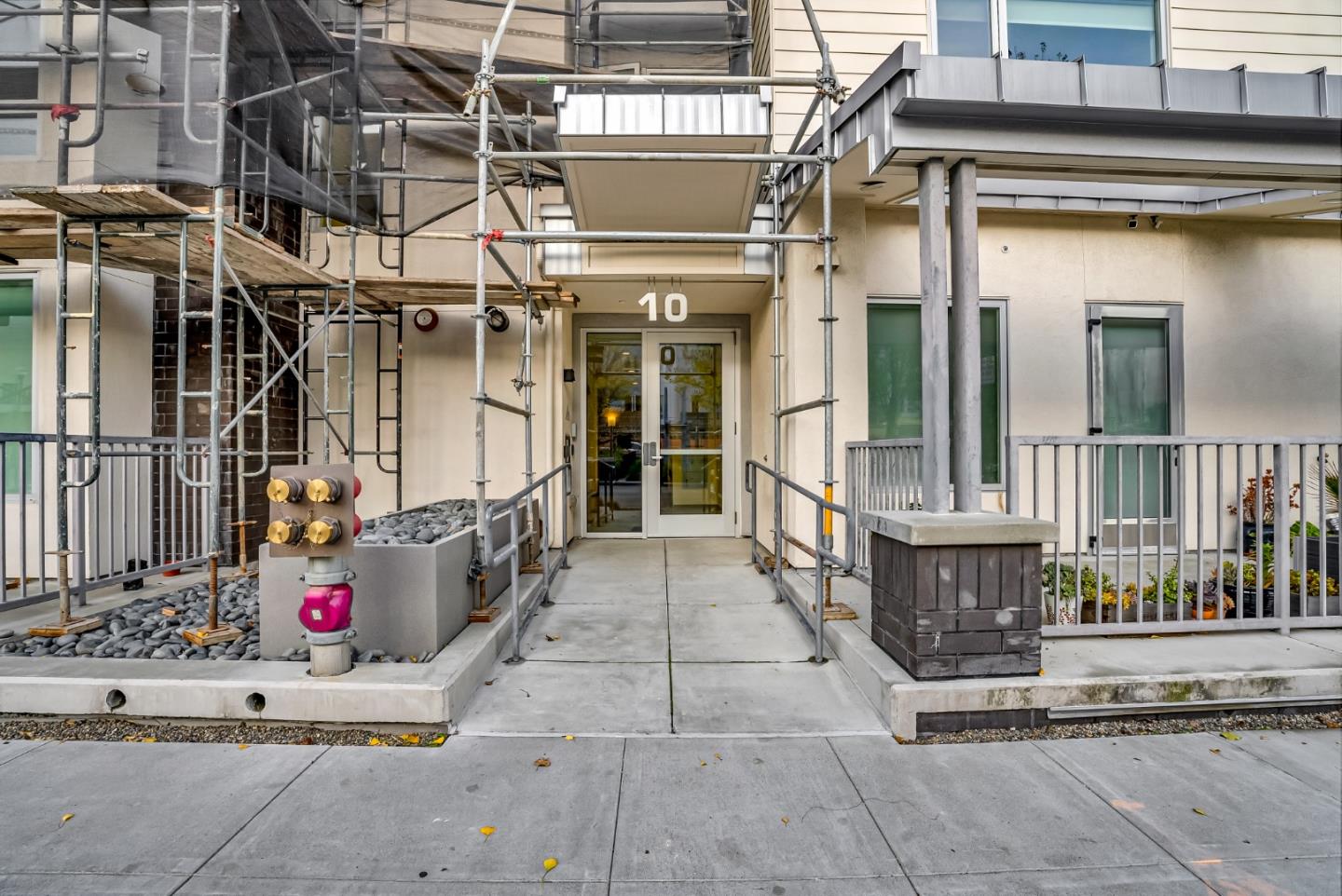 Detail Gallery Image 31 of 31 For 10 Innes Ct #102,  San Francisco,  CA 94124 - 3 Beds | 2 Baths