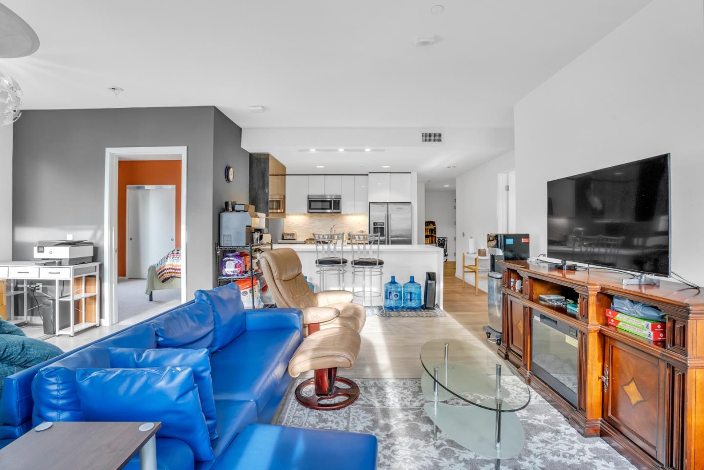 Detail Gallery Image 5 of 33 For 10 Innes Ct #102,  San Francisco,  CA 94124 - 3 Beds | 2 Baths