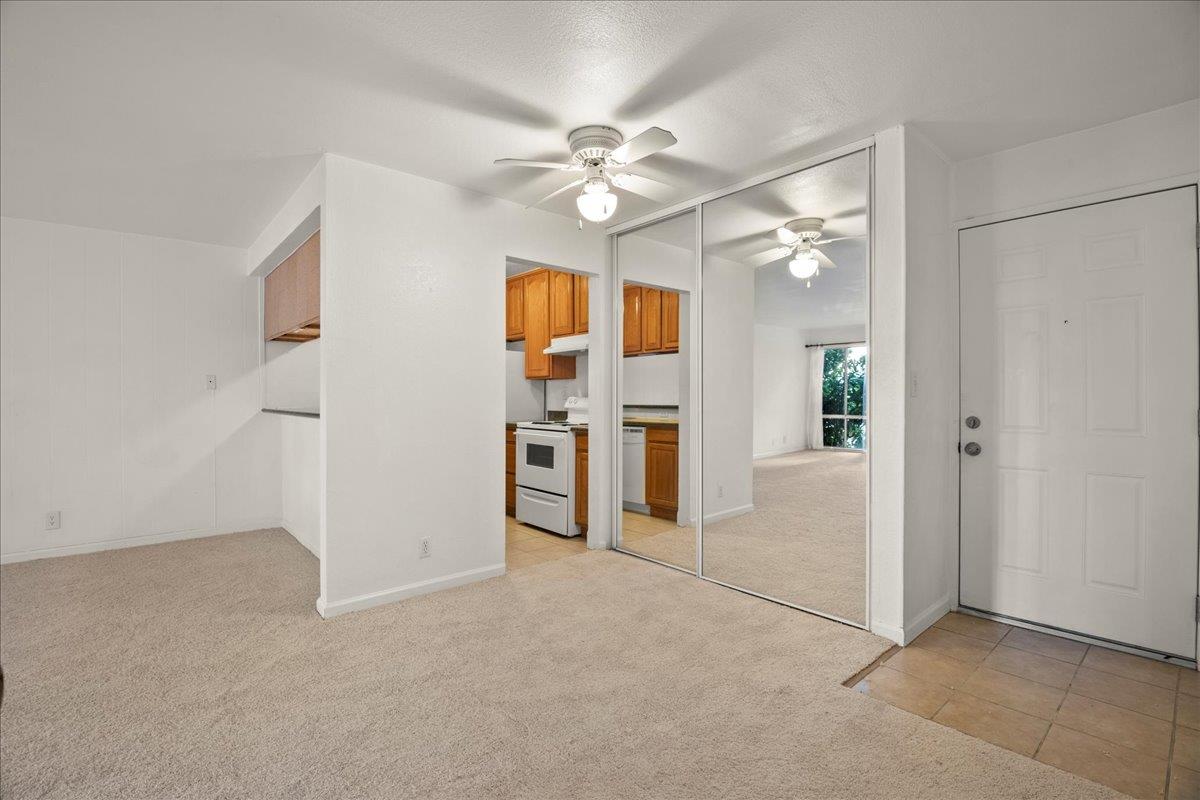 Detail Gallery Image 1 of 17 For 260 Industrial Pkwy #13,  Hayward,  CA 94544 - 1 Beds | 1 Baths